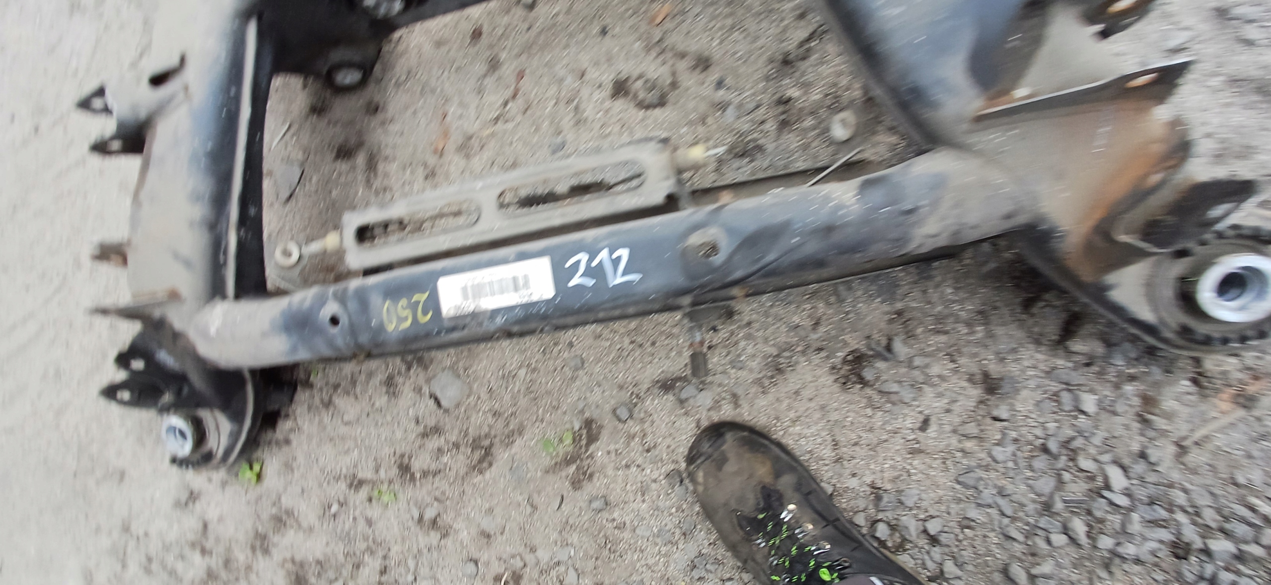 MERCEDES W212 sider axle beam subframe rear part