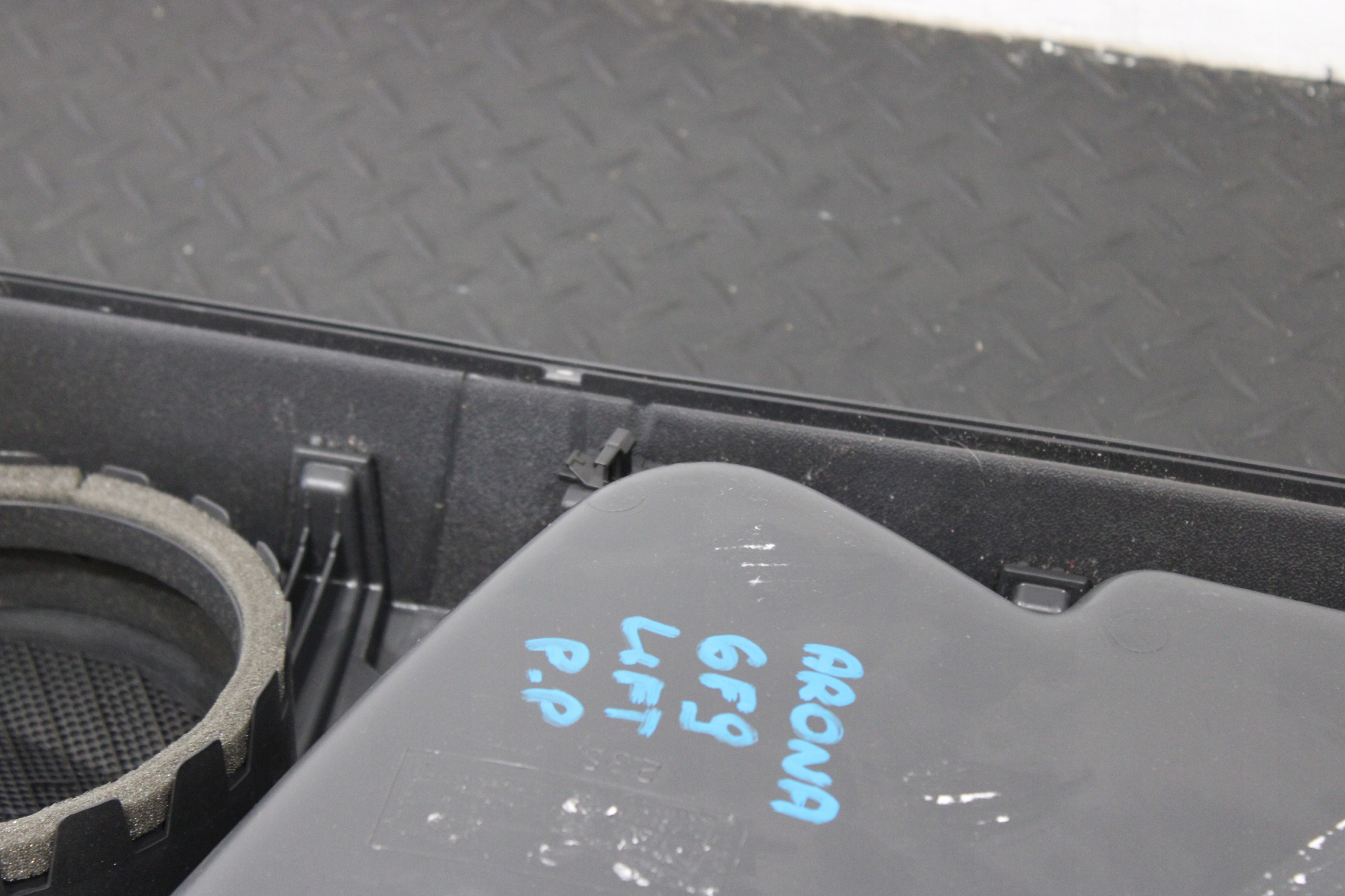 upholstery side door right front SEAT ARONA LIFT FL 6F9 2021