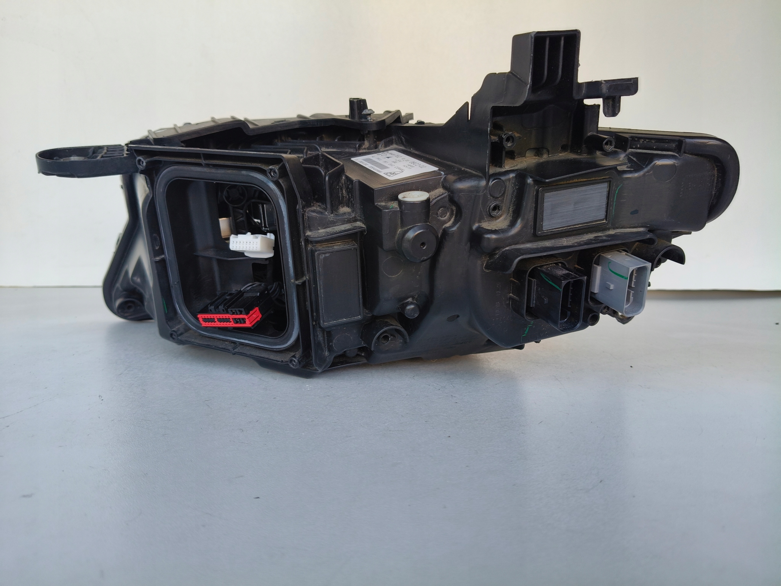 light right REFLEKTOR PEUGEOT 308 III T10 22- FULL LED