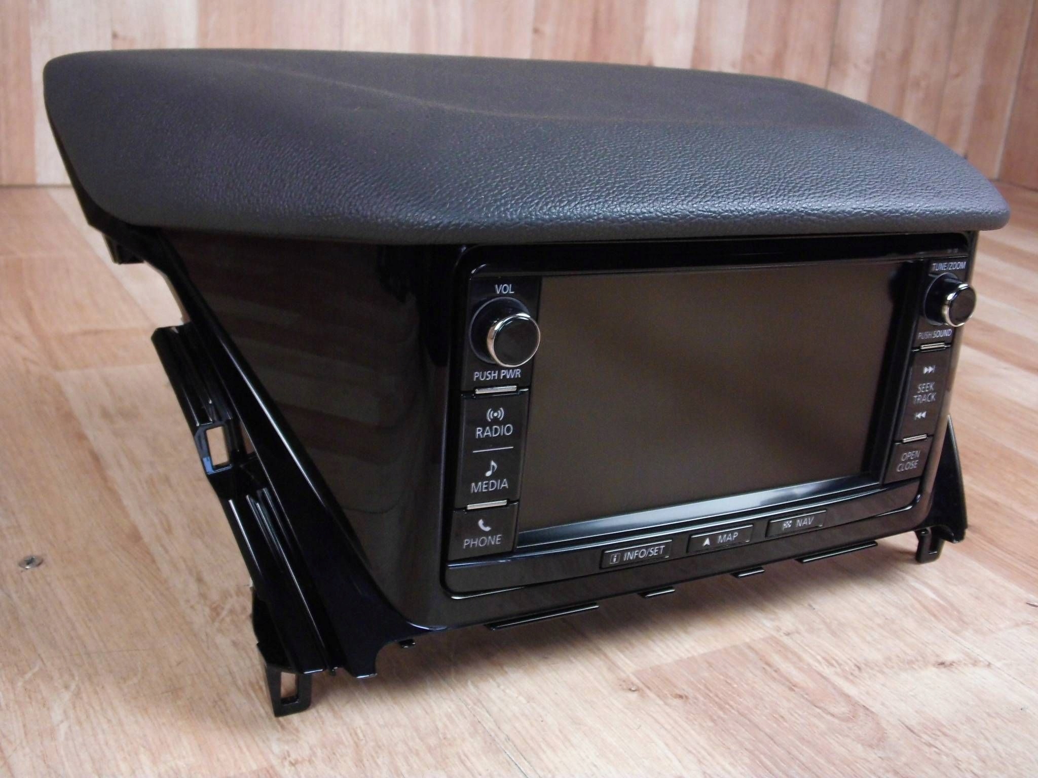 Mitsubishi Eclipse Cross Navigation W-18 radio 8750A578
