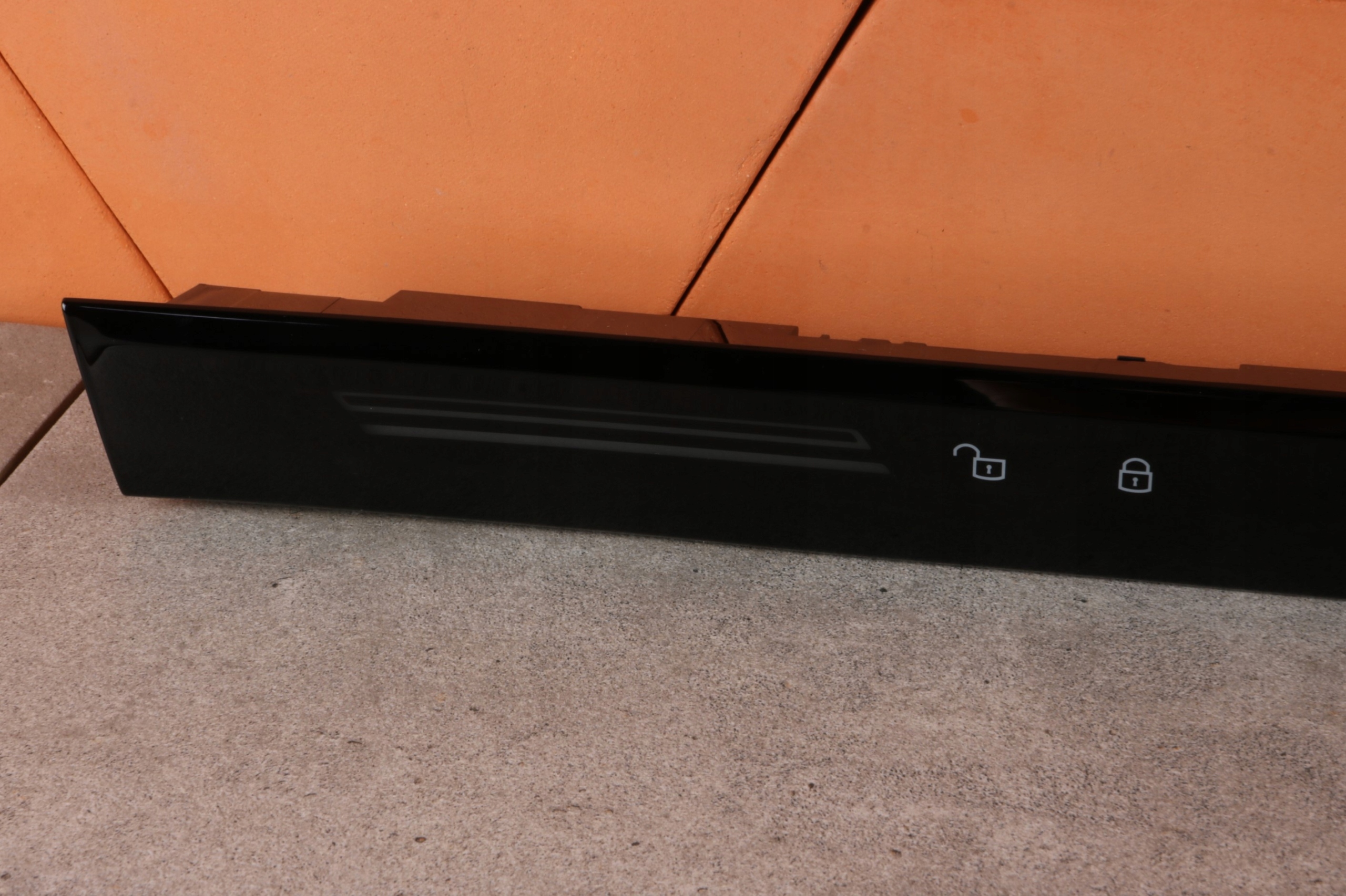 BMW 5 G60 G61 PANEL DOTYKOWY door moulding right front BASE 5B4AF68