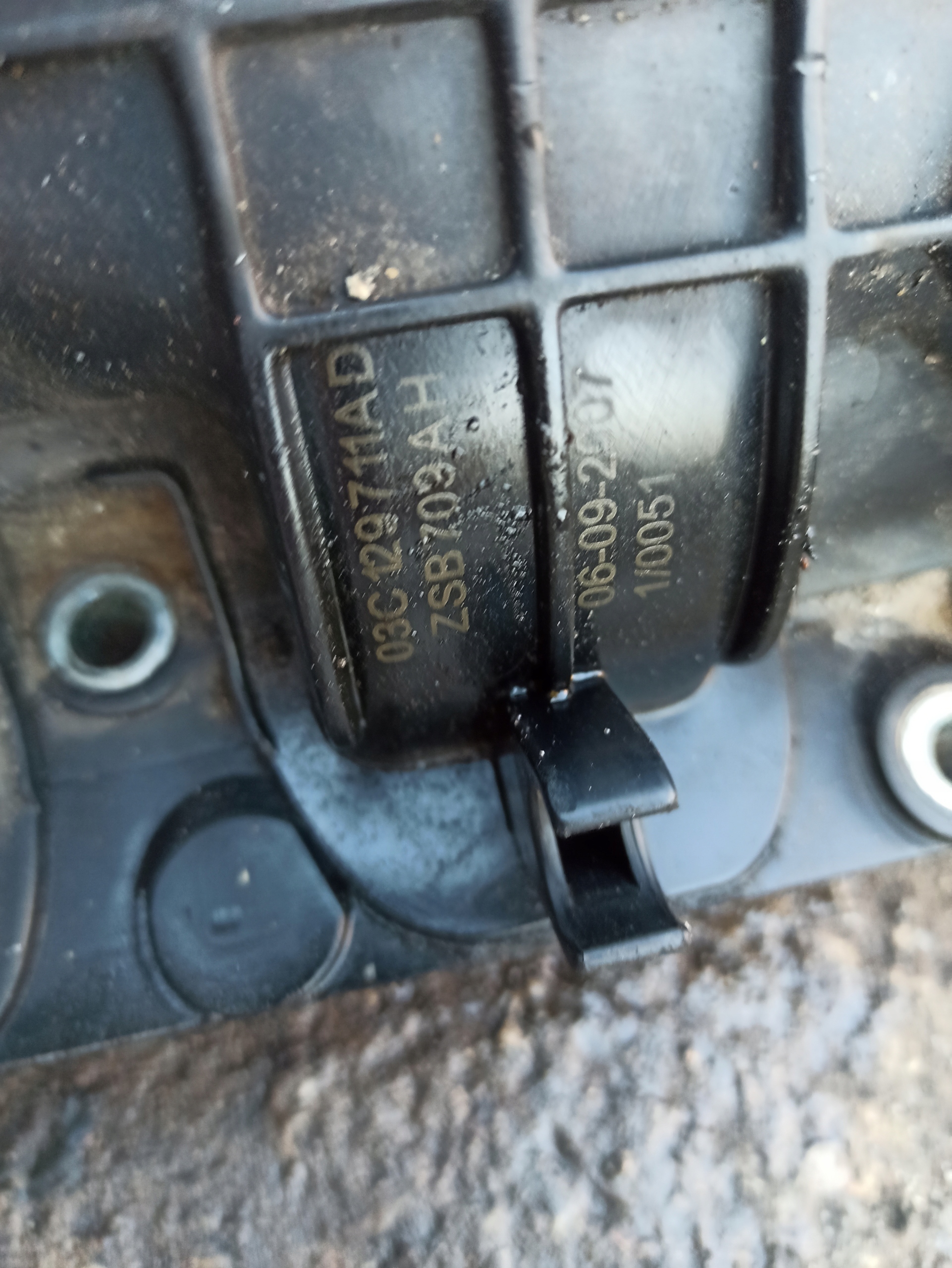 intake manifold AUDI 1.4 CAX 03C145749B 03C129711AD