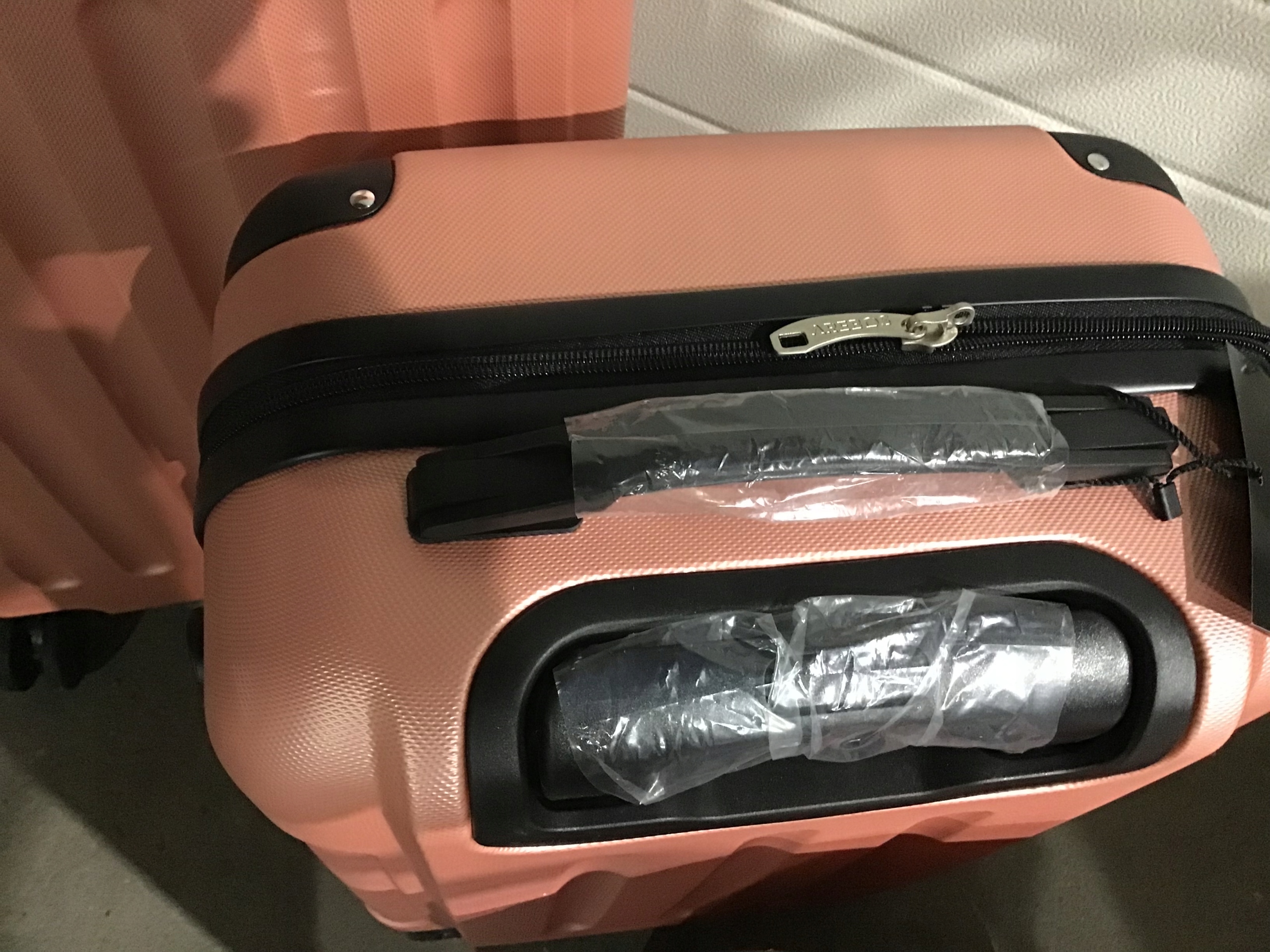 4-częściowy zestaw walizek podróżnych w kolorze różowego złota AR-HE-RK4G Marka inna