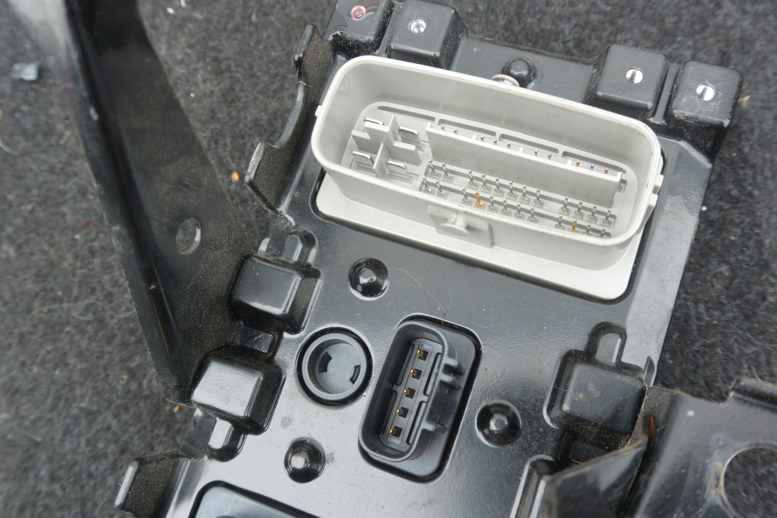 MODUL BEDIENTEIL COMPUTER ABS TRC VSC LEXUS GS III MK3