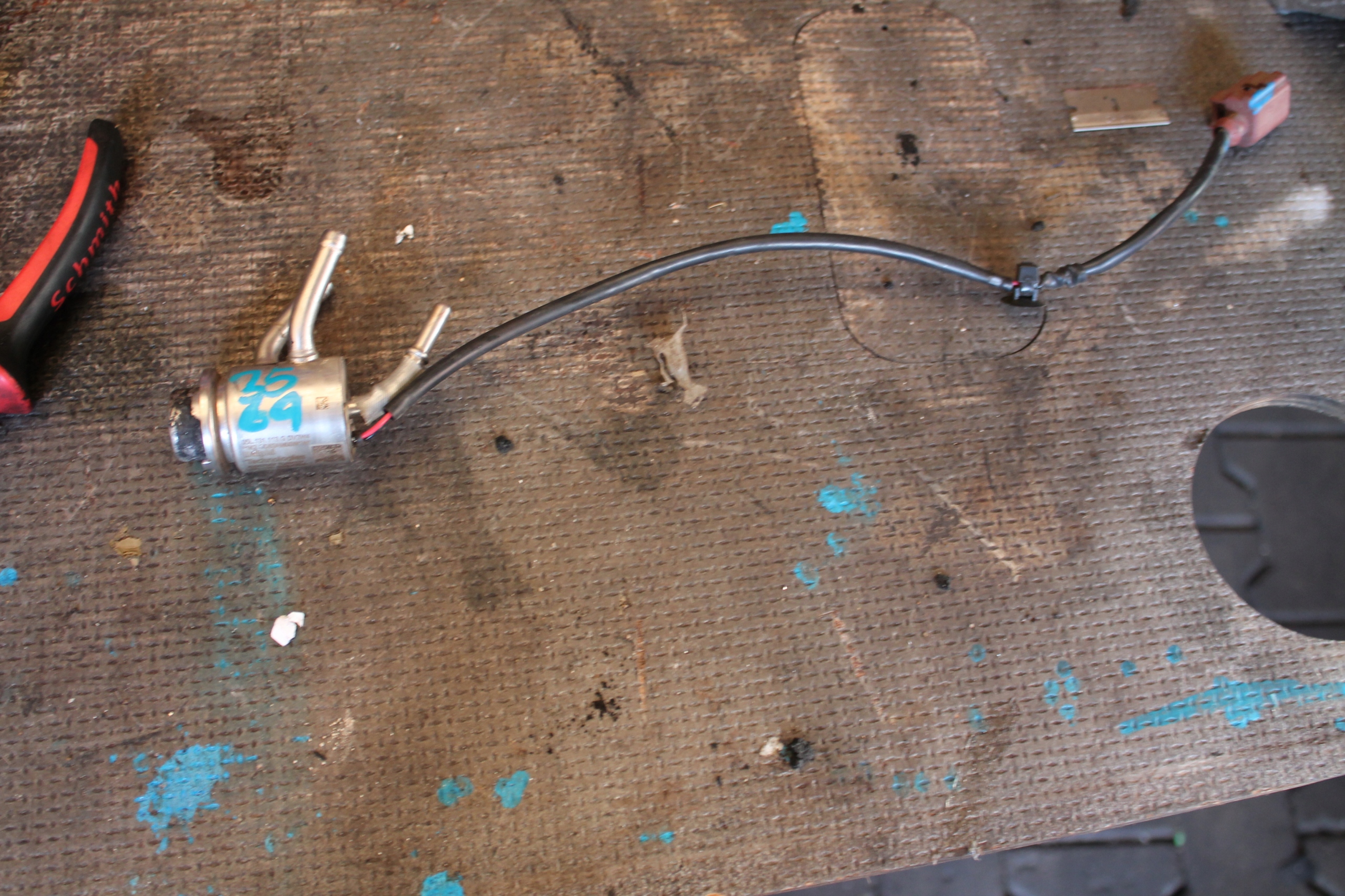 3569. injector ADBLUE VW SKODA 05L131113G