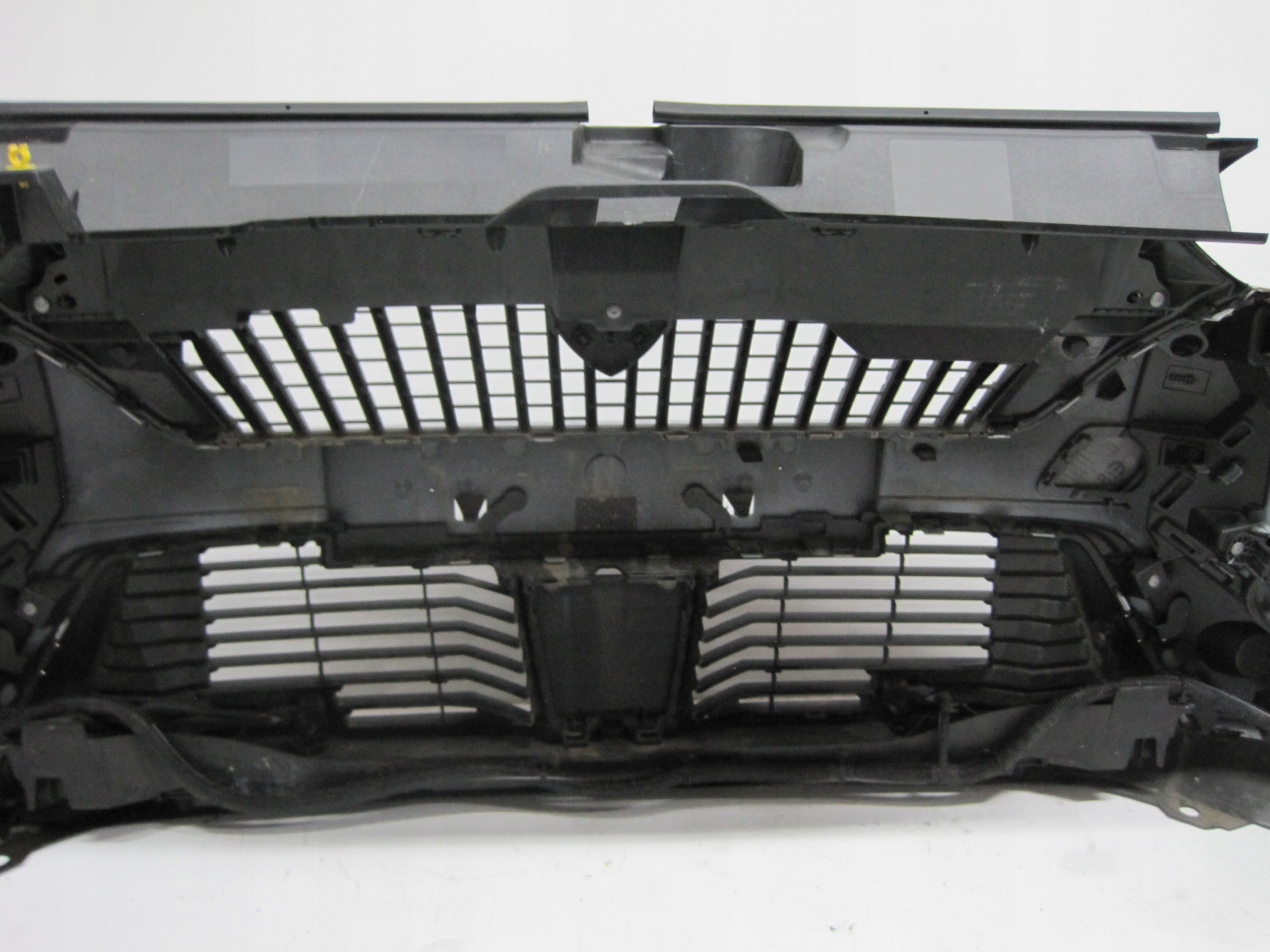bumper PEUGEOT 2008 24R 4 PDC below RADAR front front
