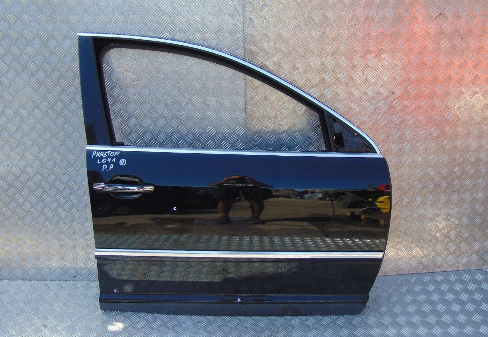 DRZWI PRAWE LEWE LEWY PRZOD PRZEDNIE VW PHAETON L041