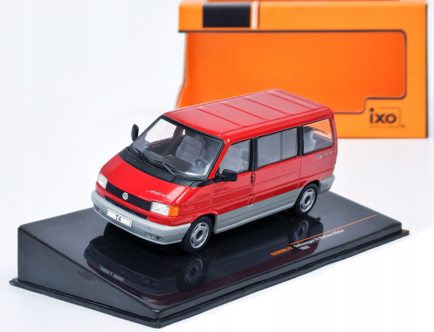 Volkswagen T4 Multivan 1992 Červený Vw Ixo 1:43