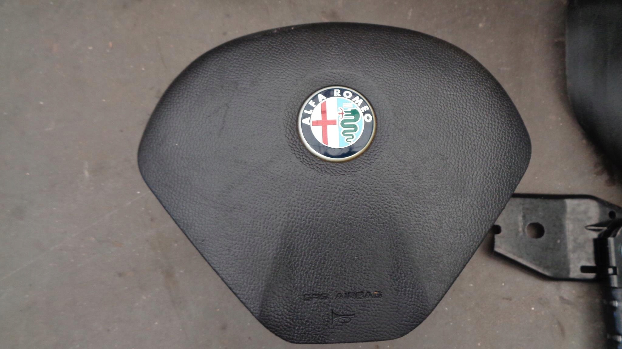 торпеда консоль Подушки ремни ALFA ROMEO GIULIETTA европа