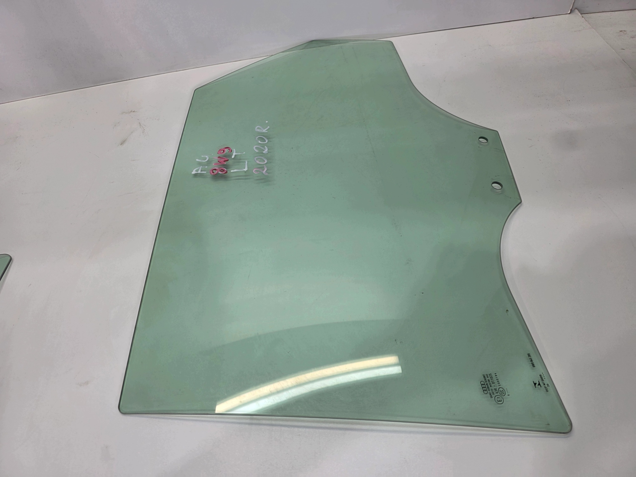 window side door left rear part AUDI A4 B9 AVANT 8W9845205 2020