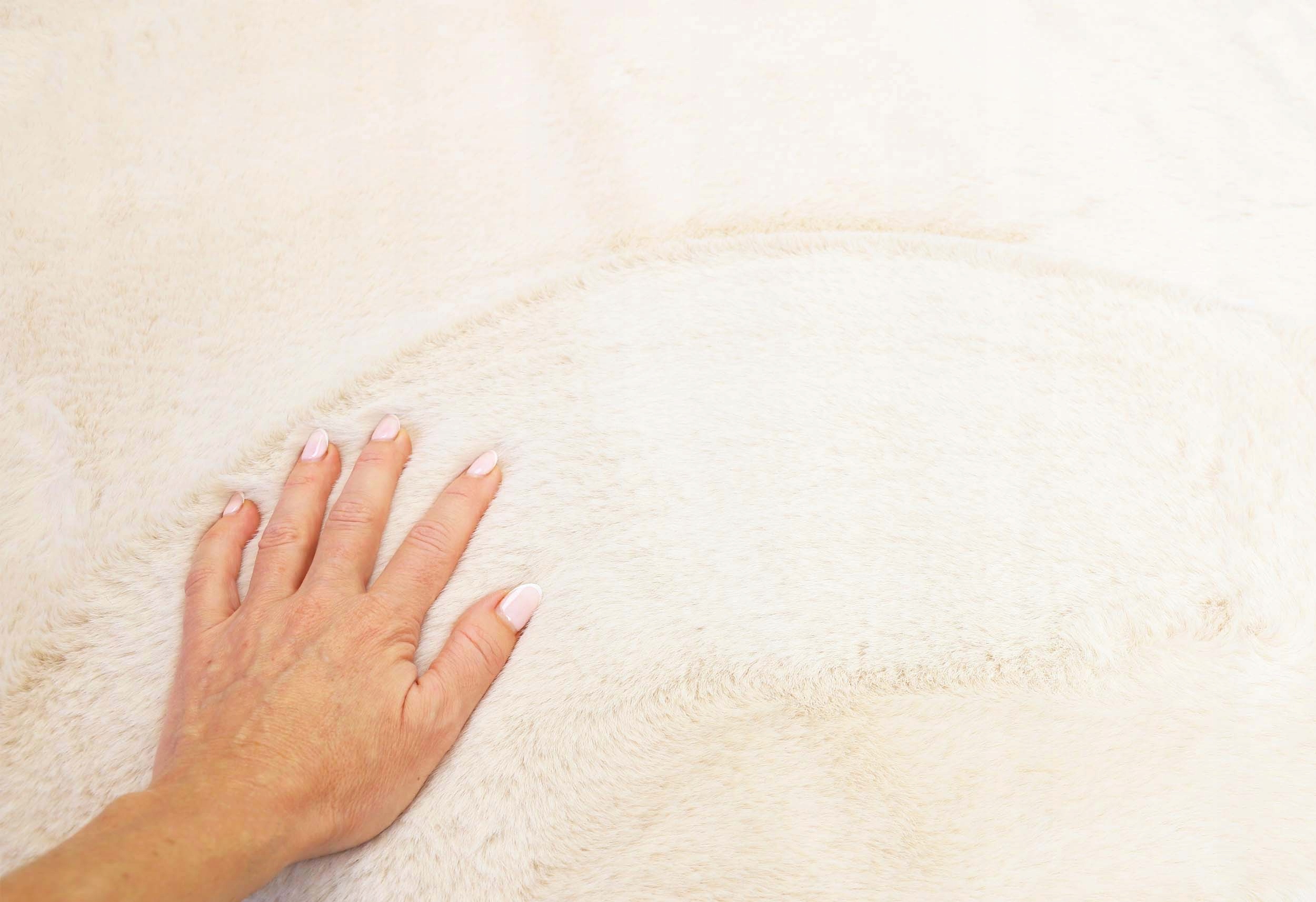 DYWAN KRÓLICZE FUTERKO PUSZYSTY MIĘKKI FUTRZANY DO SALONU 140X200cm Rodzaj shaggy