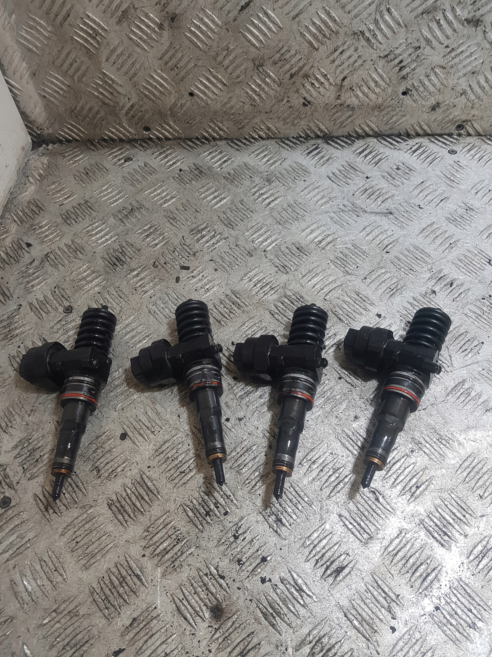 POMPOWTRYSKIWACZE KOMPLET SEAT TOLEDO 2 1.9 TDI