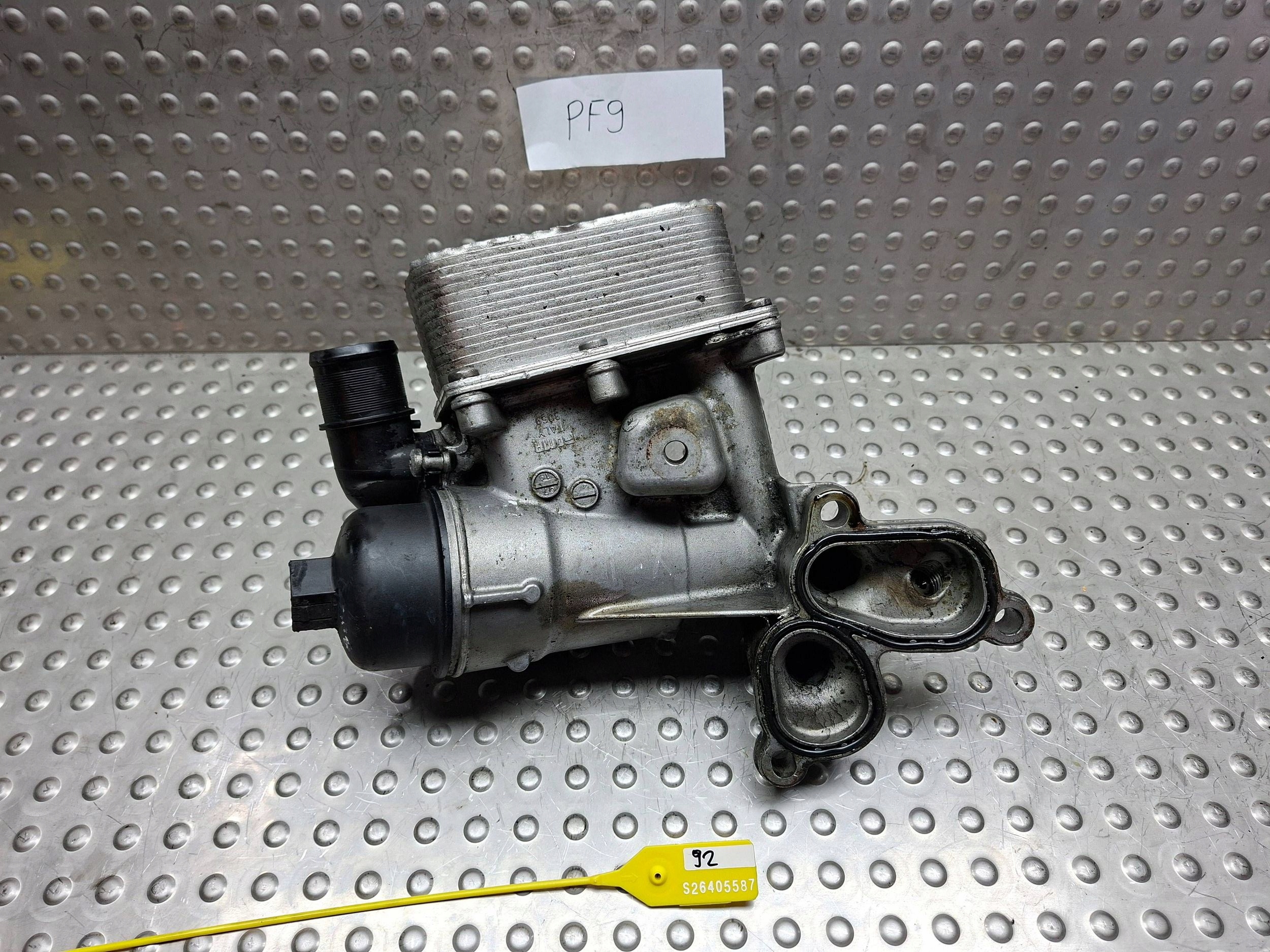Ölfiltergehäuse NISSAN PRIMASTAR TRAFIC VIVARO 01- 2.0 DCI 8200781898
