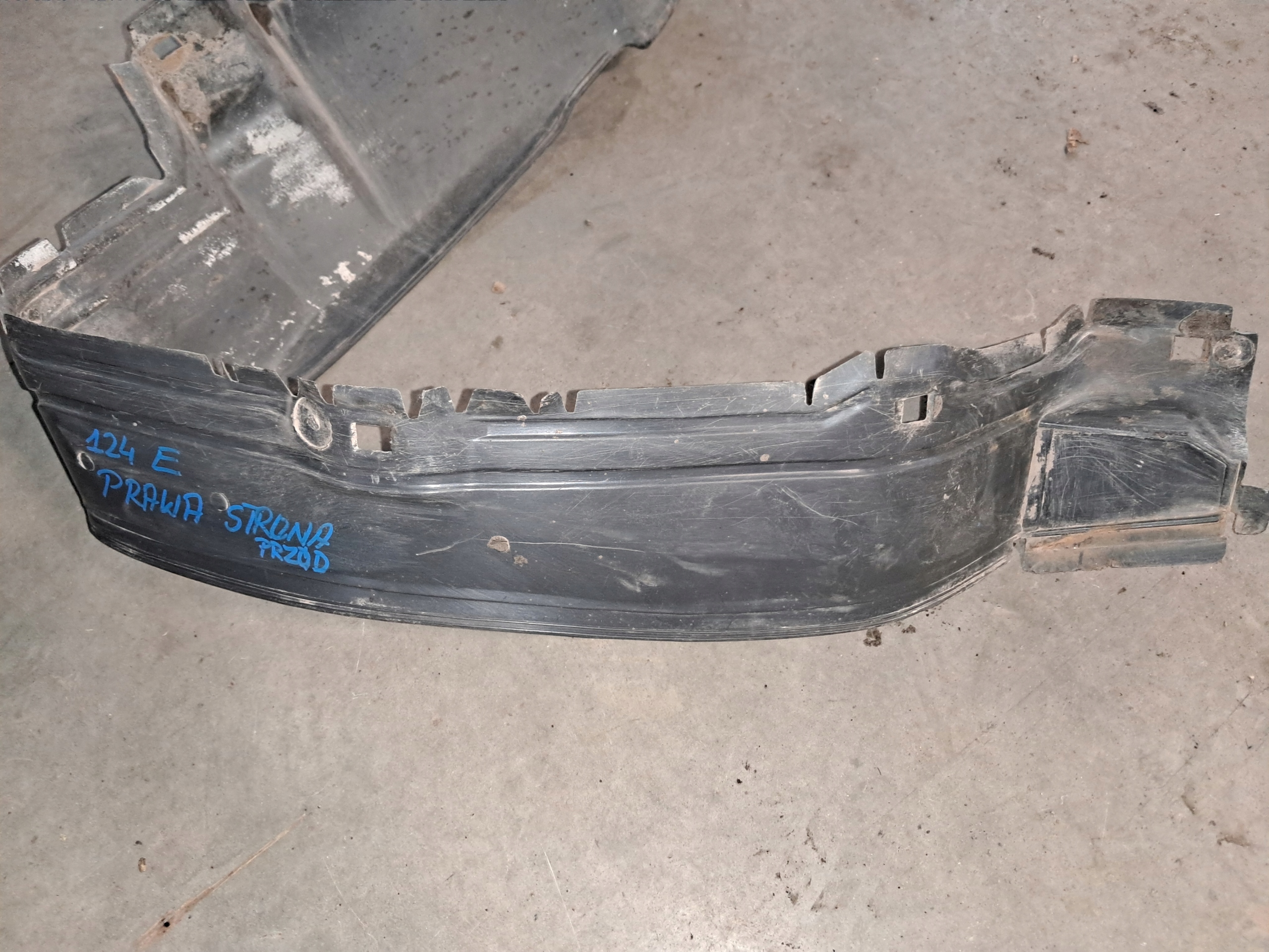 mudguard right front MERCEDES W124 1248840835