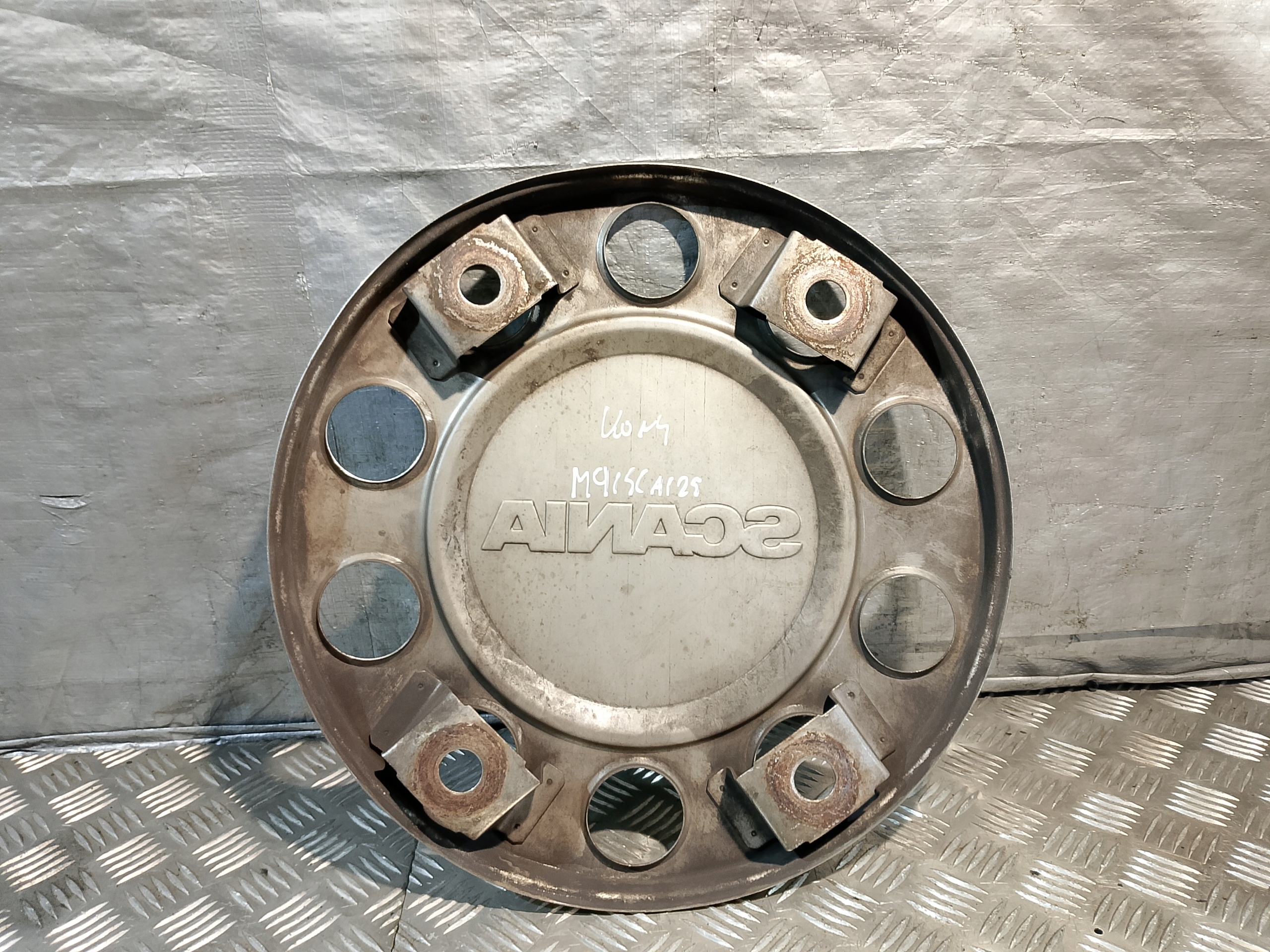 cap cover 22.5" SCANIA