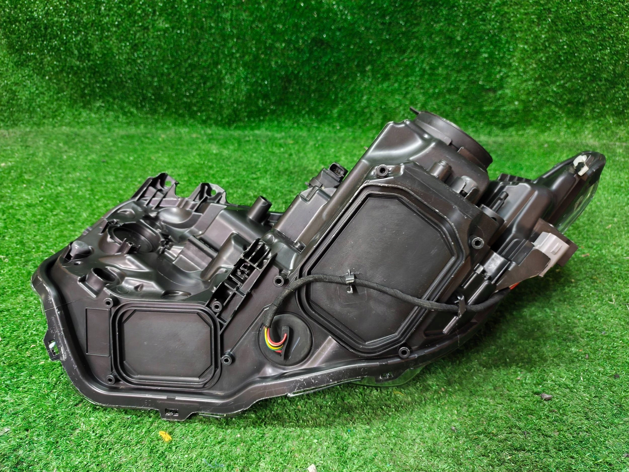 REFLEKTOR right front TOYOTA AURIS II LIFT NR.1271