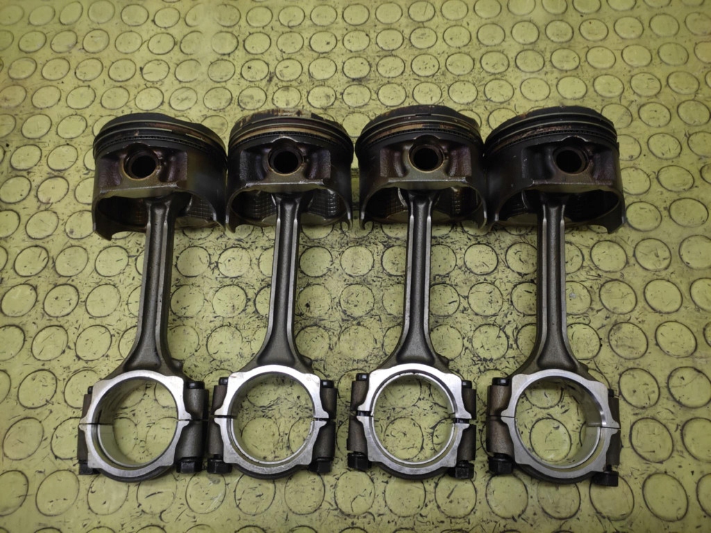 SUZUKI SWIFT IV 1.3 Piston