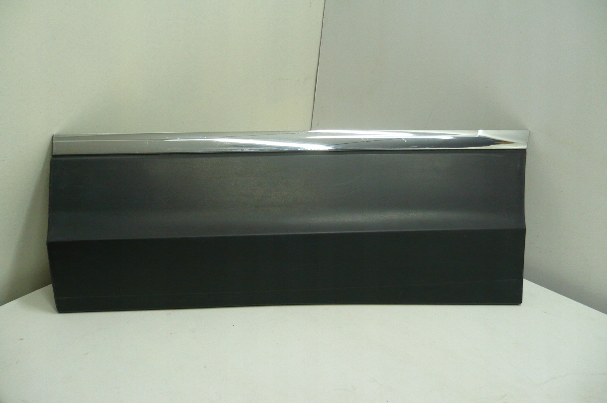 VW TIGUAN II 2 moulding door left rear part 2015- original