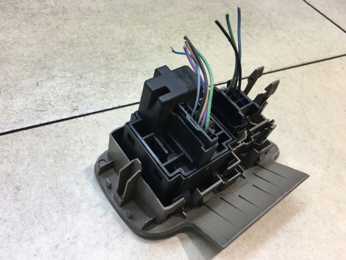switch control of the lights SCENIC II 8200140984