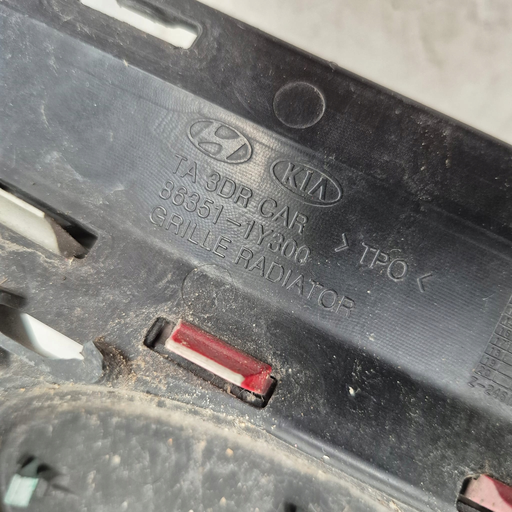 KIA PICANTO II 2 11-15 Grill Grill