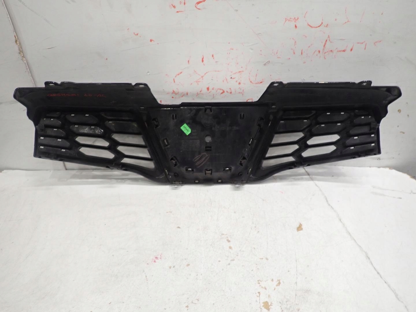 Grill NISSAN QASHQAI J10 LIFT 2009-2014 62310-BR00A