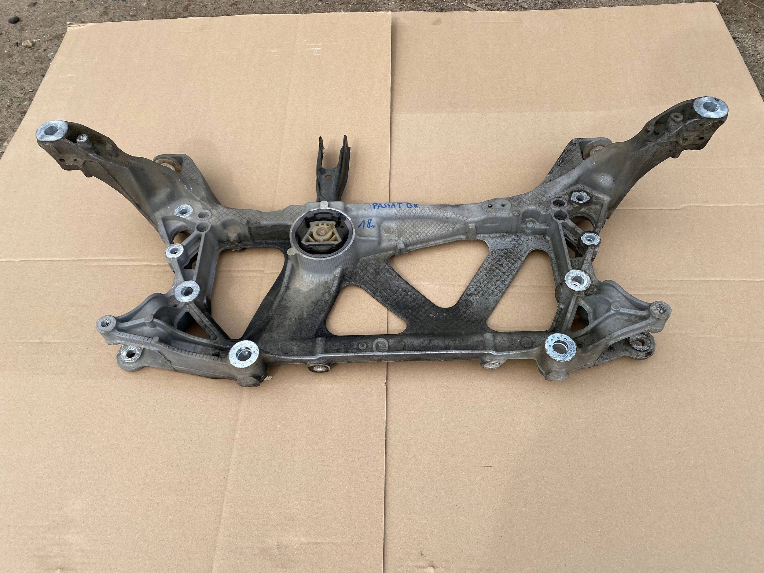 VW PASSAT B8 axle beam subframe axle beam suspension beam front 3Q0199369E