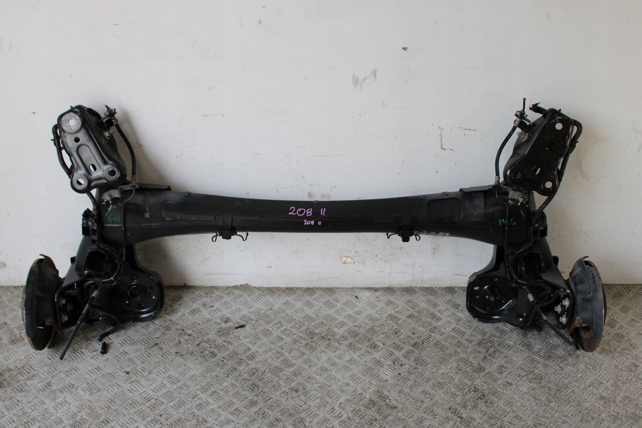 achse OSKA Achsträger heck PEUGEOT 208 II 2