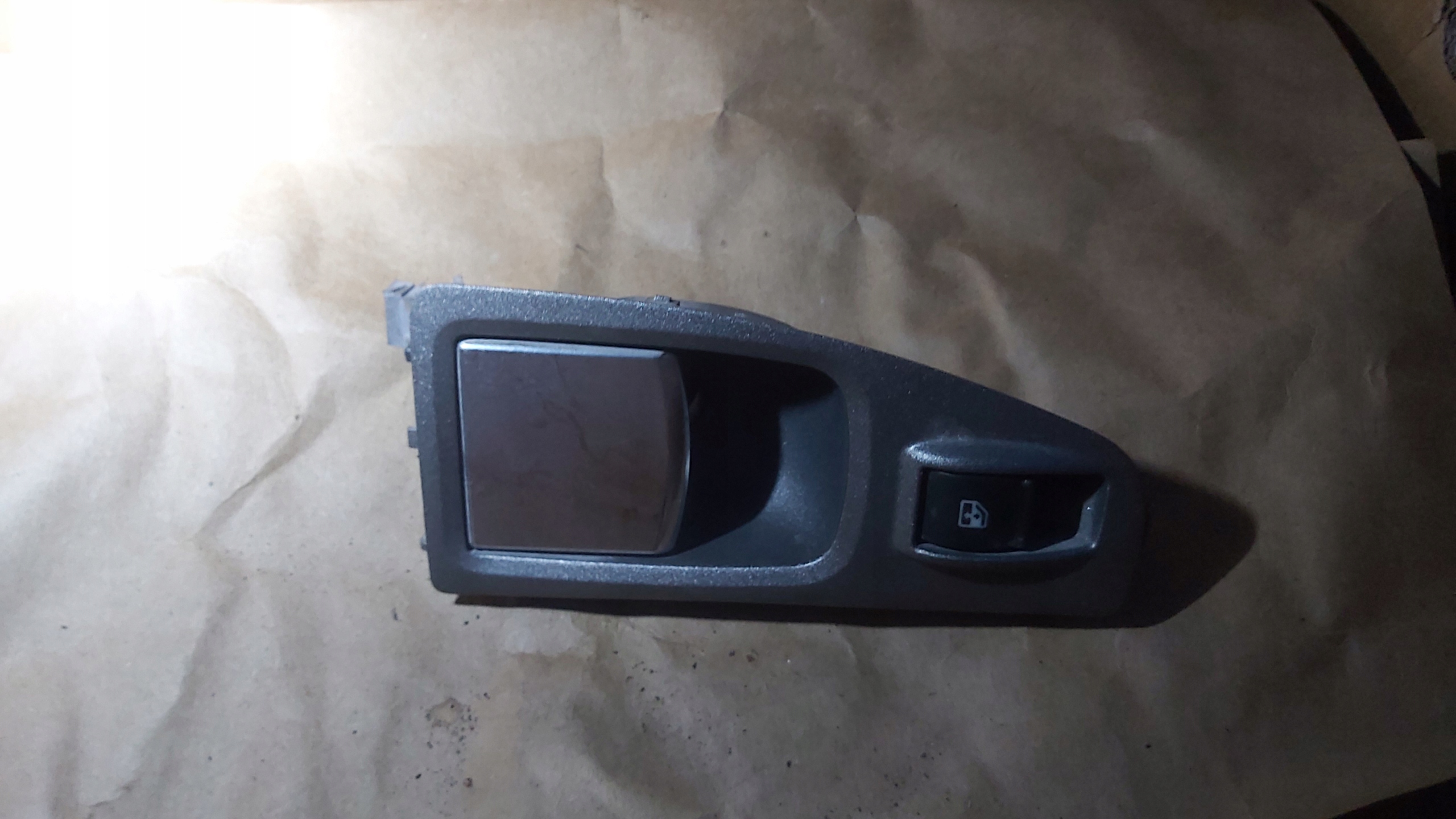 MUSA KLAMKA WEWNETRZNA LEWA TYL PRZELACZNIK SZYBY