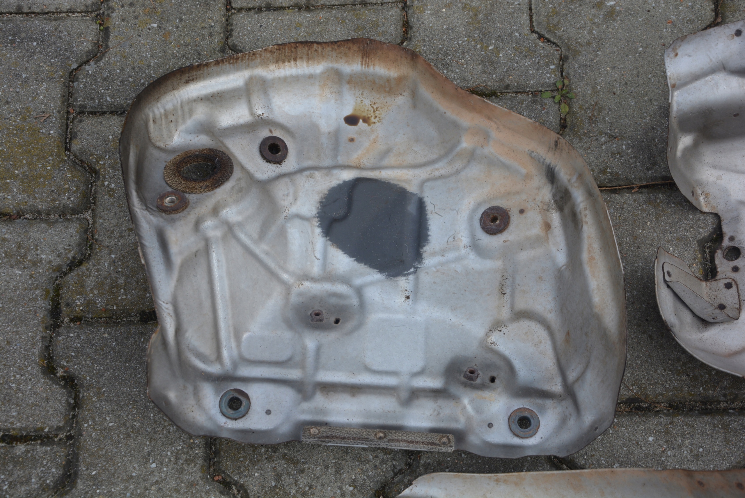 OSŁONA TERMICZNA KATALIZATORA MAZDA 6 GJ 2.5 PY Producent części Mazda OE