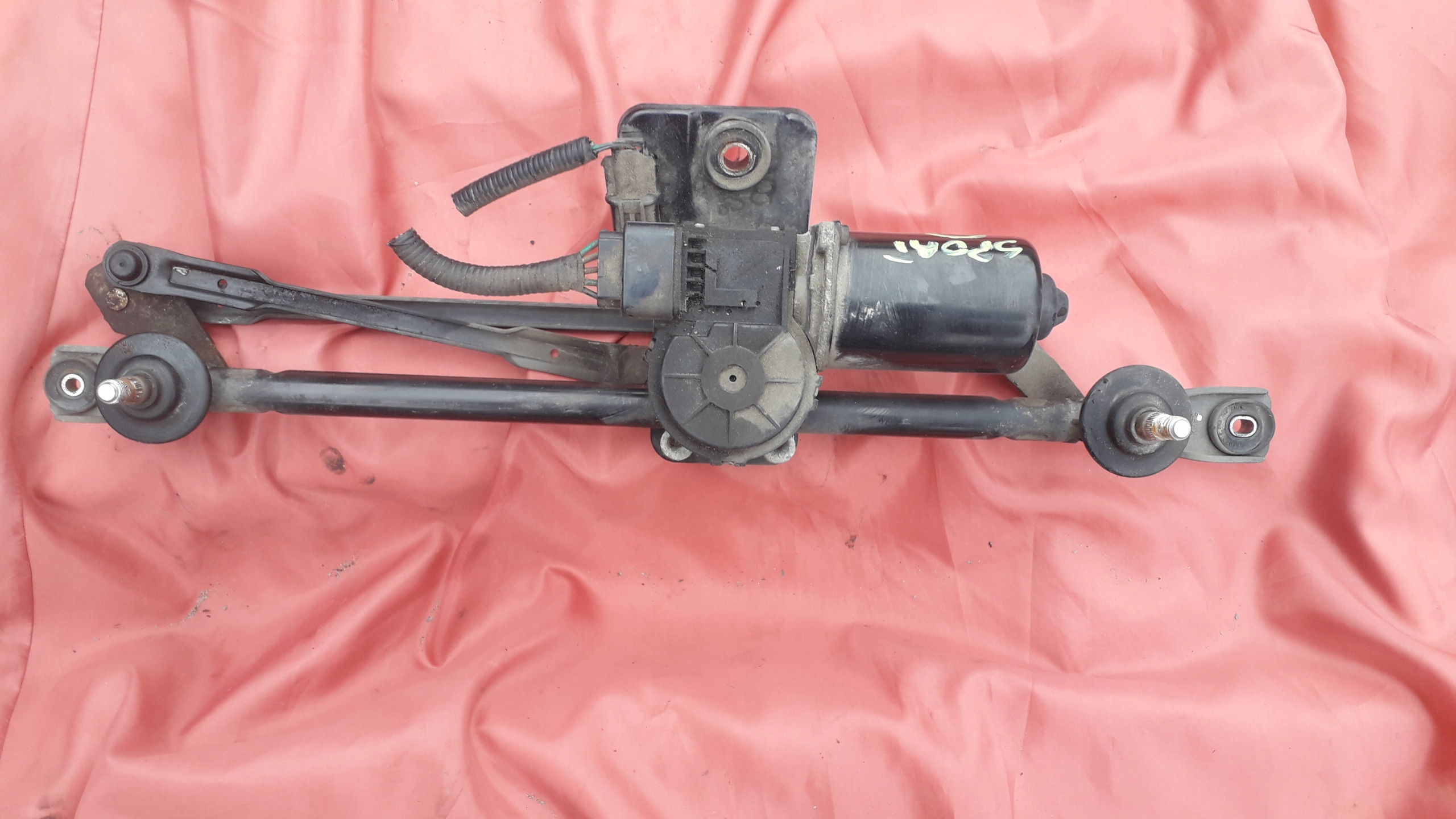 KIA SPORTAGE II 04 - МЕХАНИЗМ СТЕКЛООЧИСТИТЕЛЯ ПЕРЕДНИЙ EU