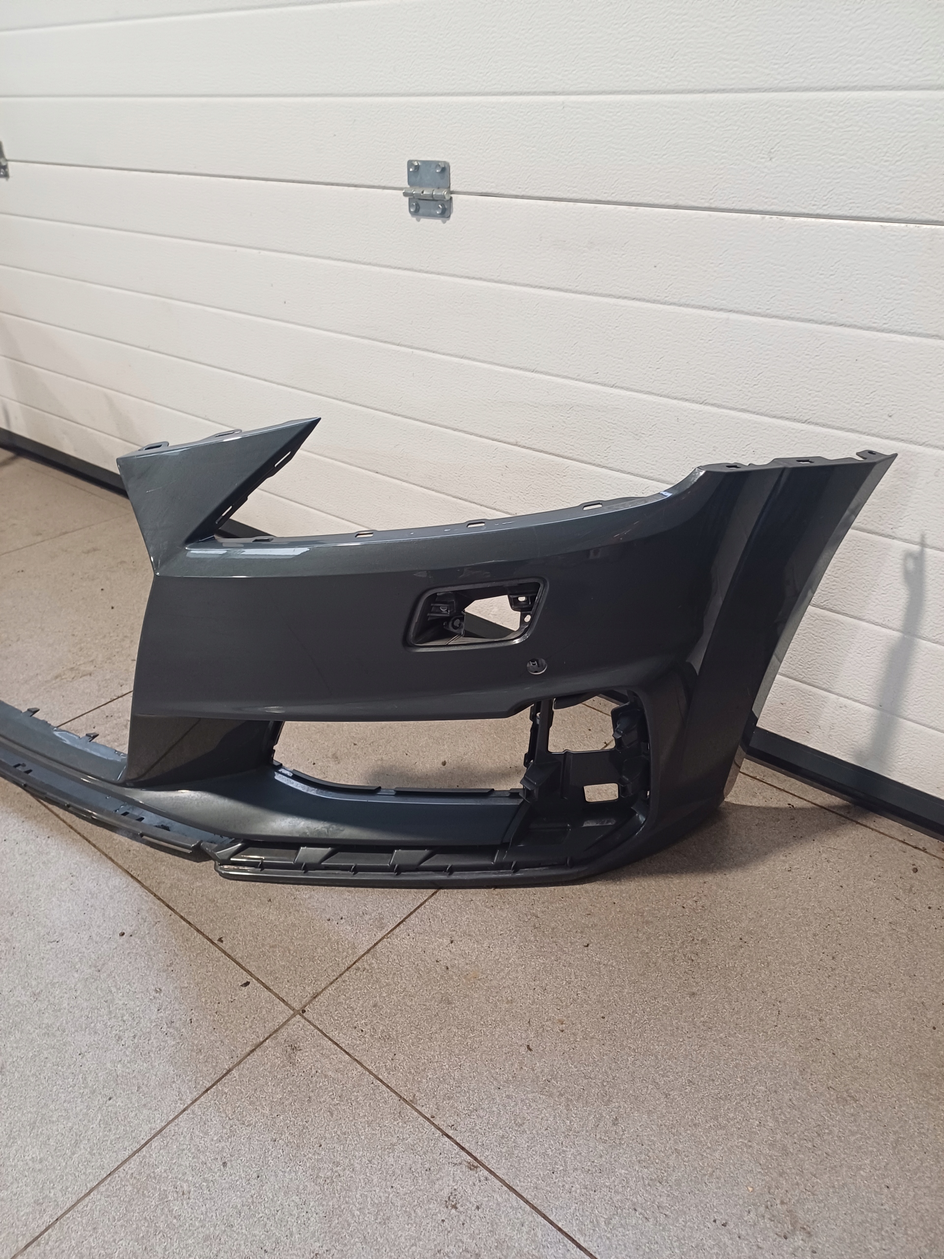 bumper front front AUDI TT 8S0 S-LINE 2016R- 2 X PDC 8S0807437