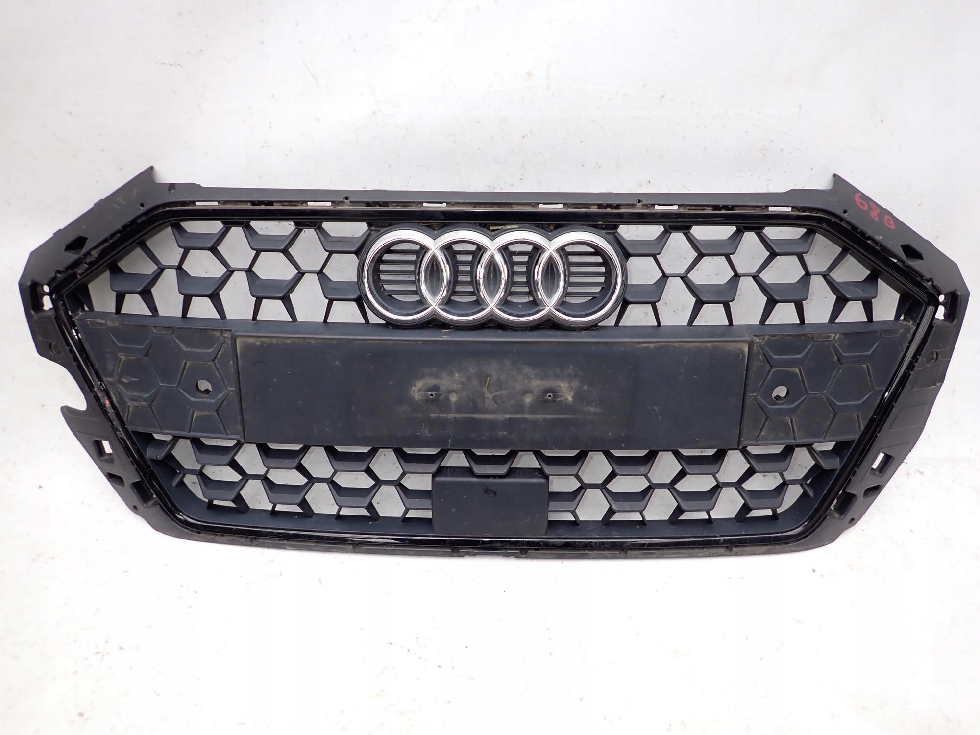 AUDI A1 II 2 S-LINE 18-> Grill Grill