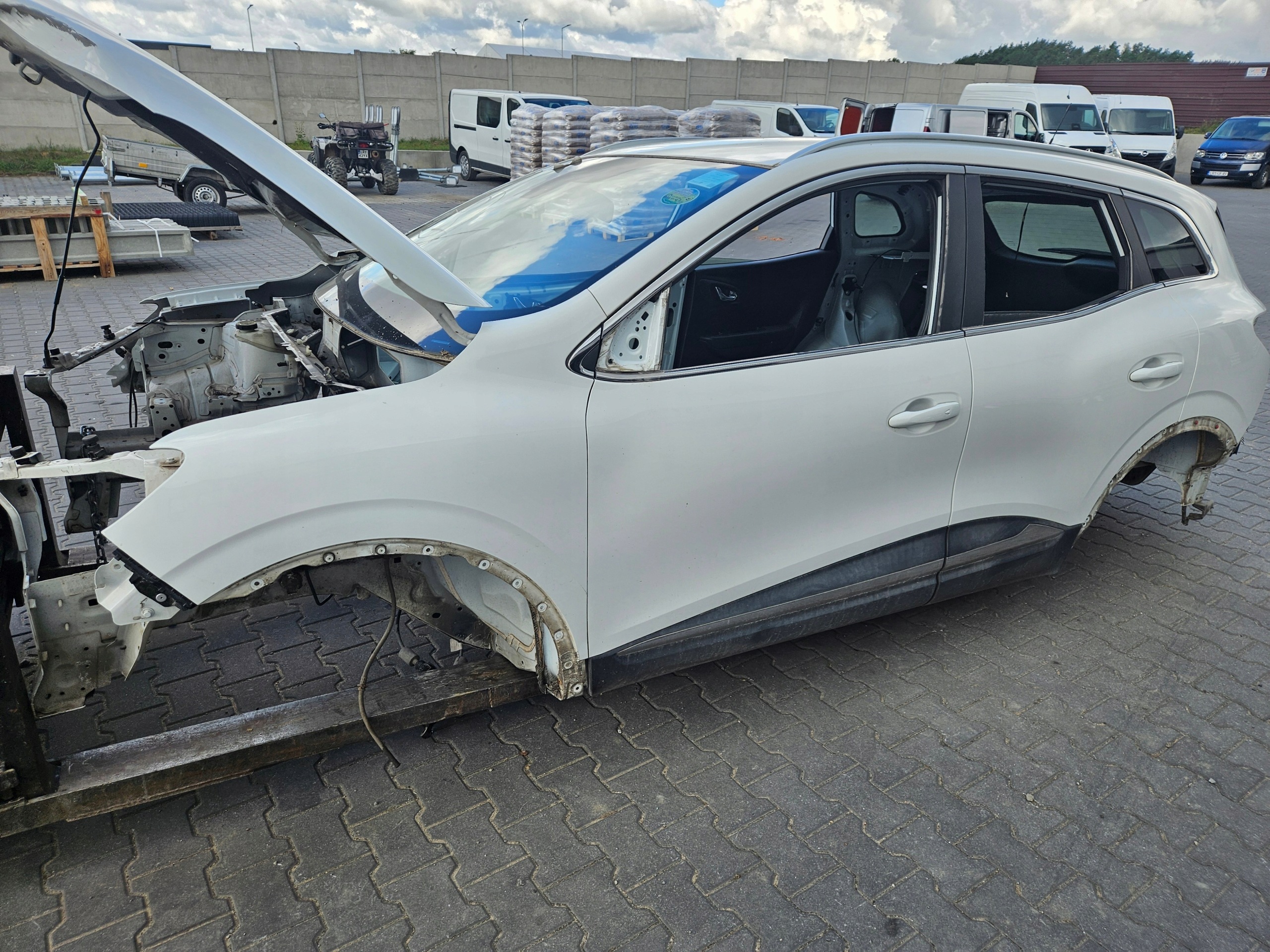 door left front RENAULT KADJAR (2015-2018) code LAKIERU OV369