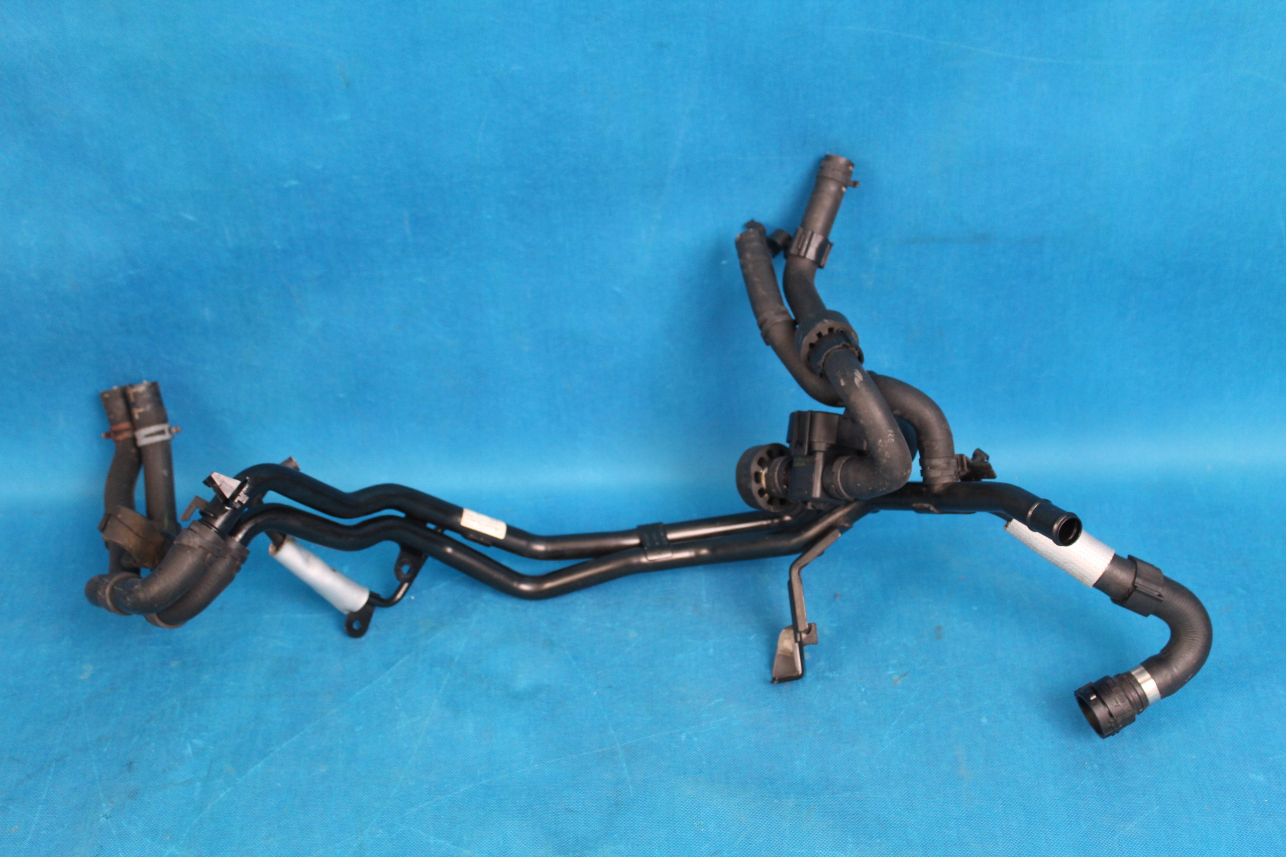 1J0819809 7P6121070BJ - VW TOUAREG 7P II LIFT ВОДОПРОВІД ТРУБКИ 15R