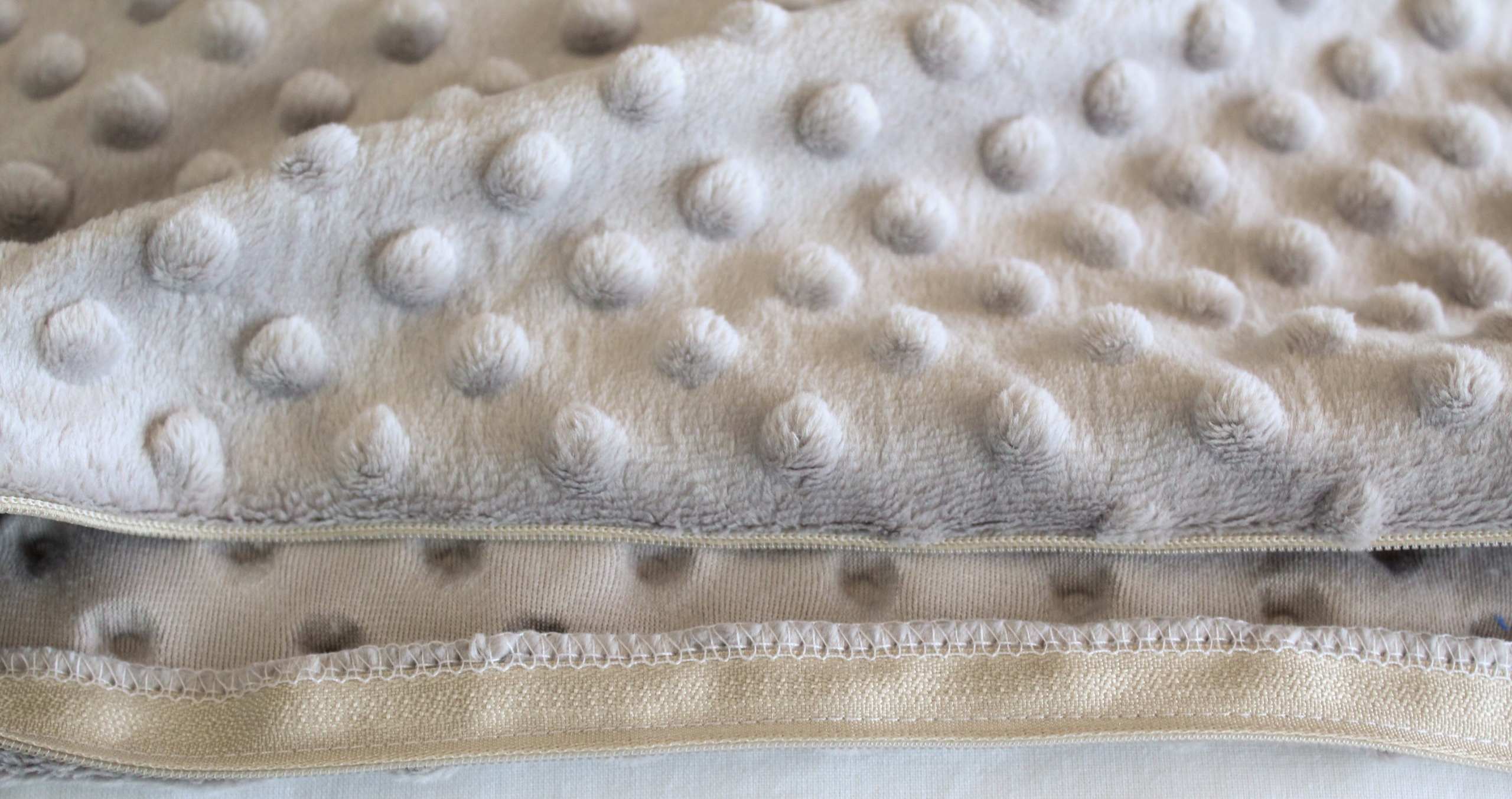 Poszewka na poduszkę 30x30 Jasiek MINKY szary Długość 30 cm