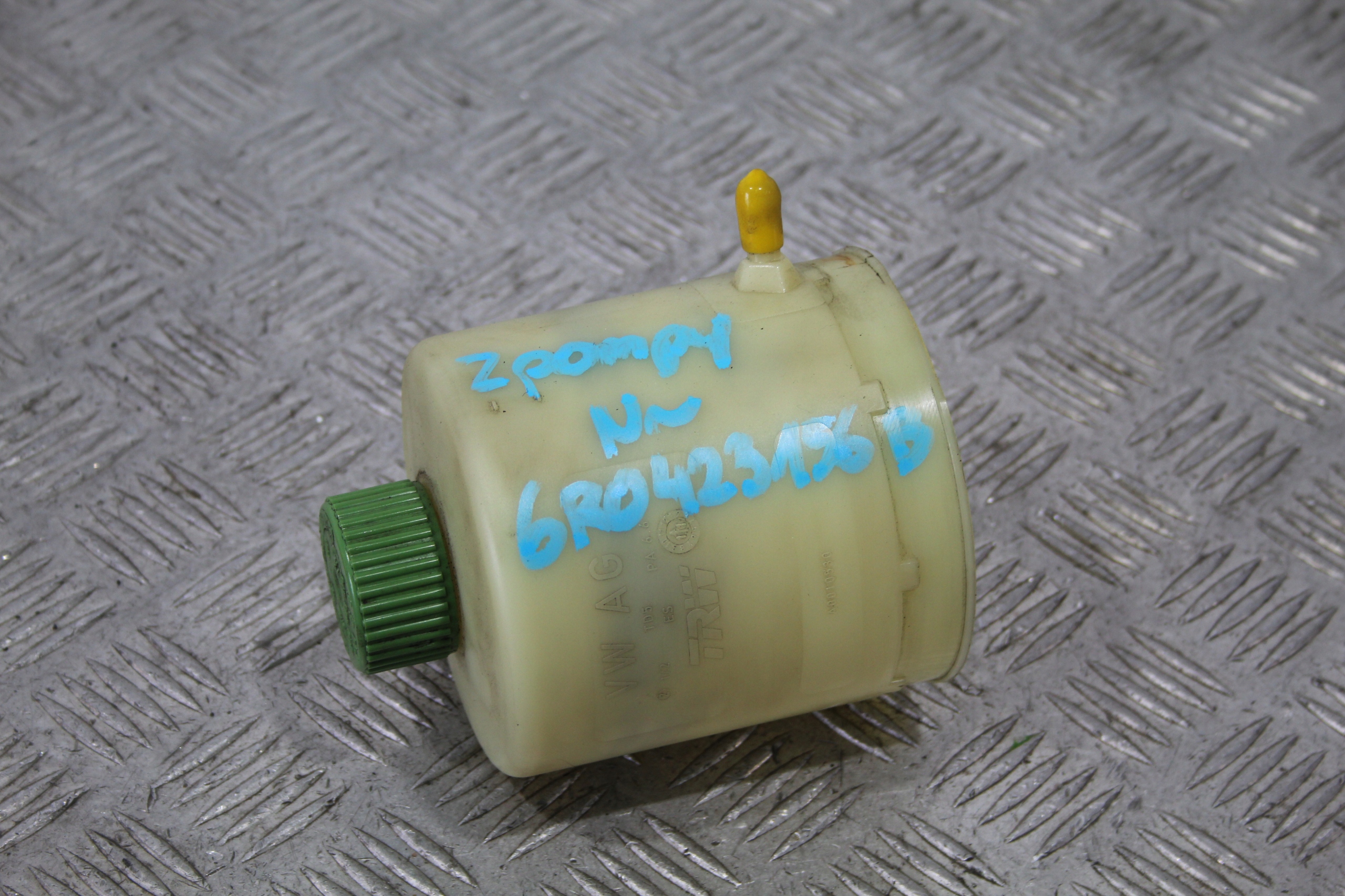 Réservoir eau AUDI A1 8X0 8X 6R0423156B