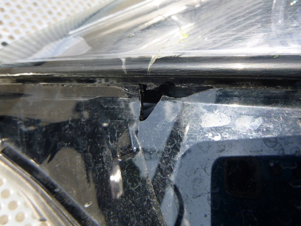 BMW X5 Reflektor Prawy 5A2799801 Producent części Hella