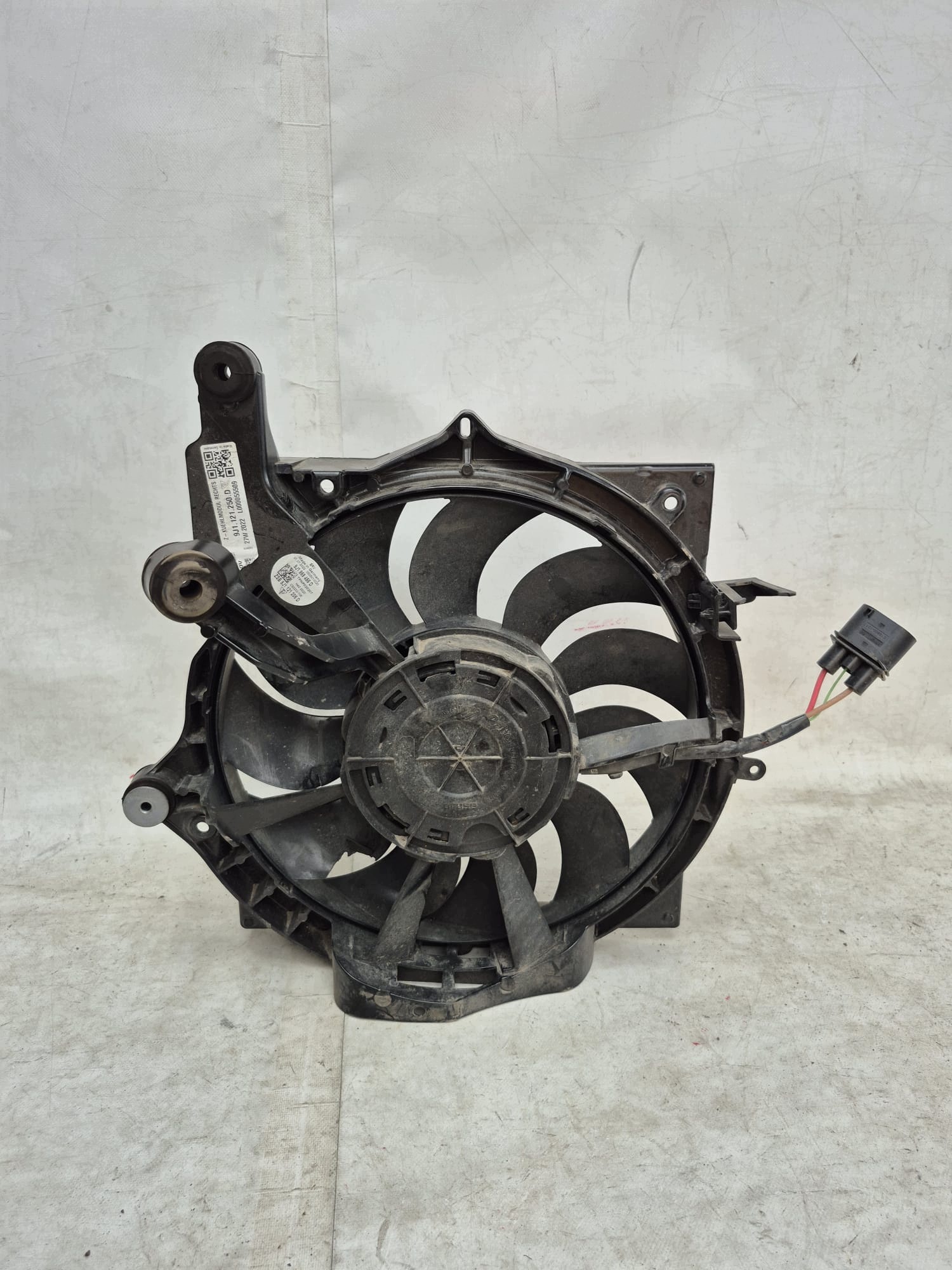 PORSCHE TAYCAN 9J1 ventilátor chladiče 9J1121250D