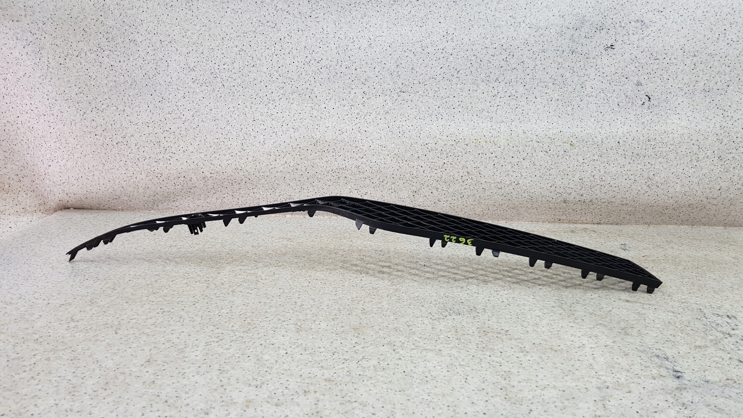 BENTLEY BENTAYGA left grid bumper front 3622