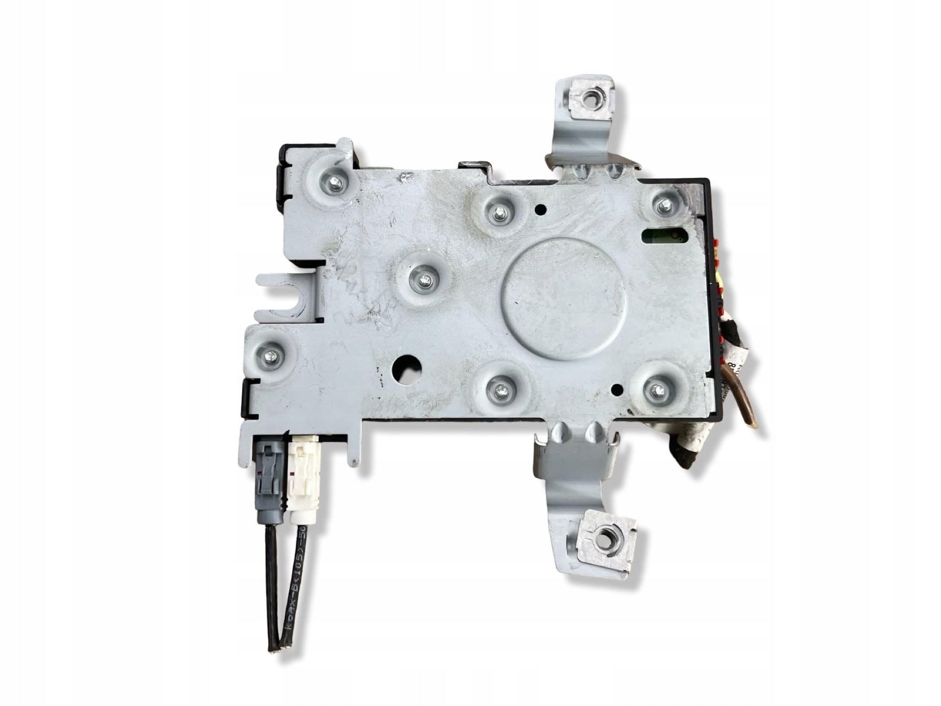 amplifier anteny Audi A3 8P facelift 2007 8P4035225D