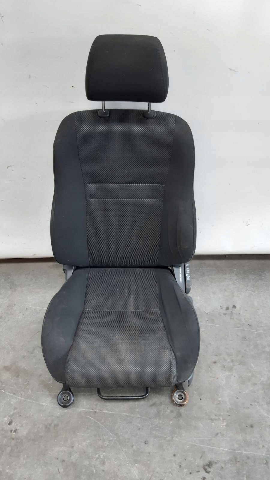 seat front left driver´s Toyota Avensis T25 1,8i