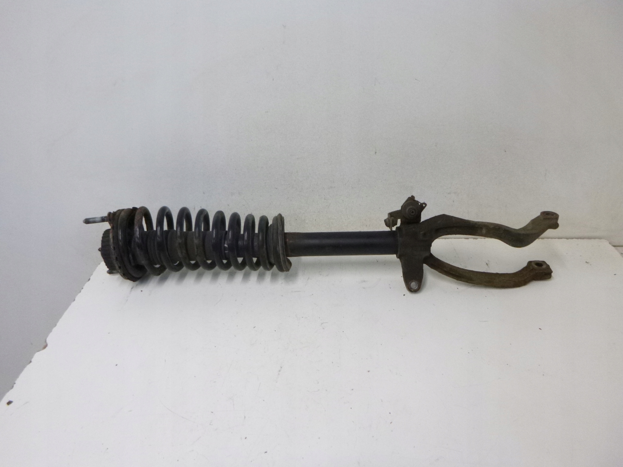 shock absorber front left Alfa Romeo 147 1.6 05r.