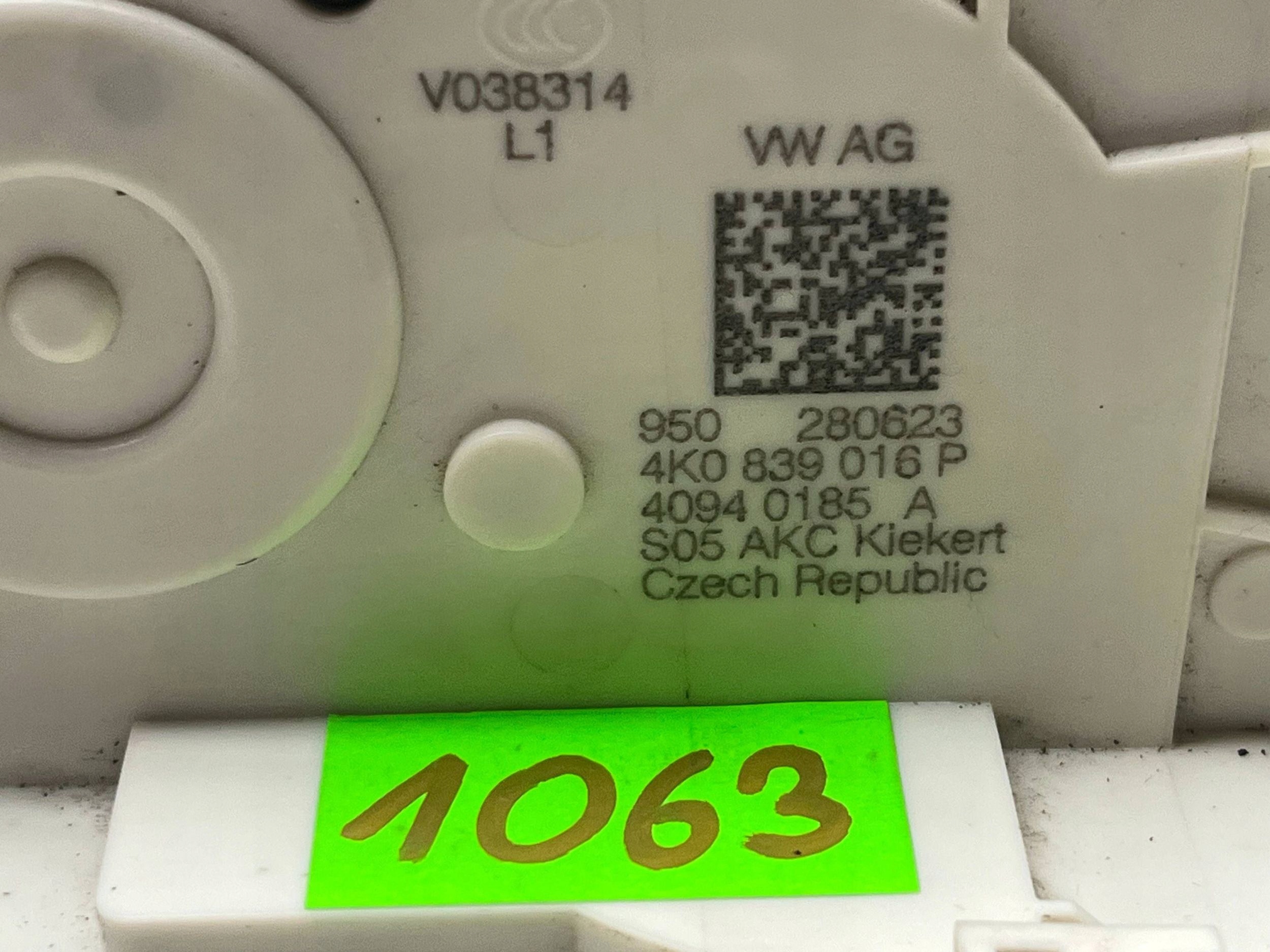 AUDI A6 A7 C8 lock door right rear part 4K0839016P @M