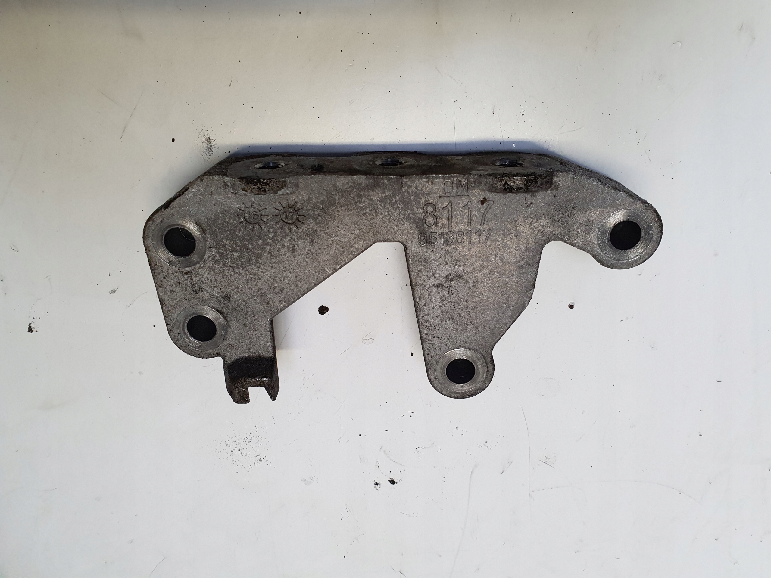 OPEL MOKKA holder engine mount 1.6 CDTI 95138117