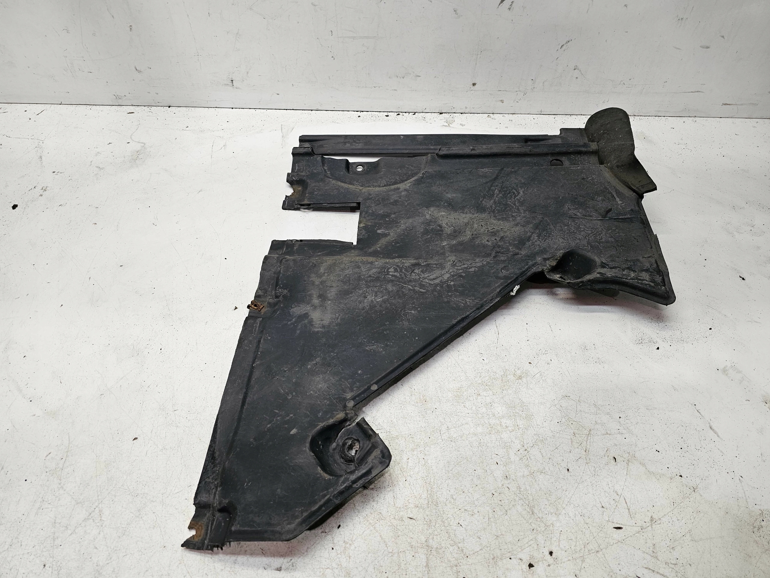 cover chassis left rear part AUDI Q5 FY 80A825215B 1/26
