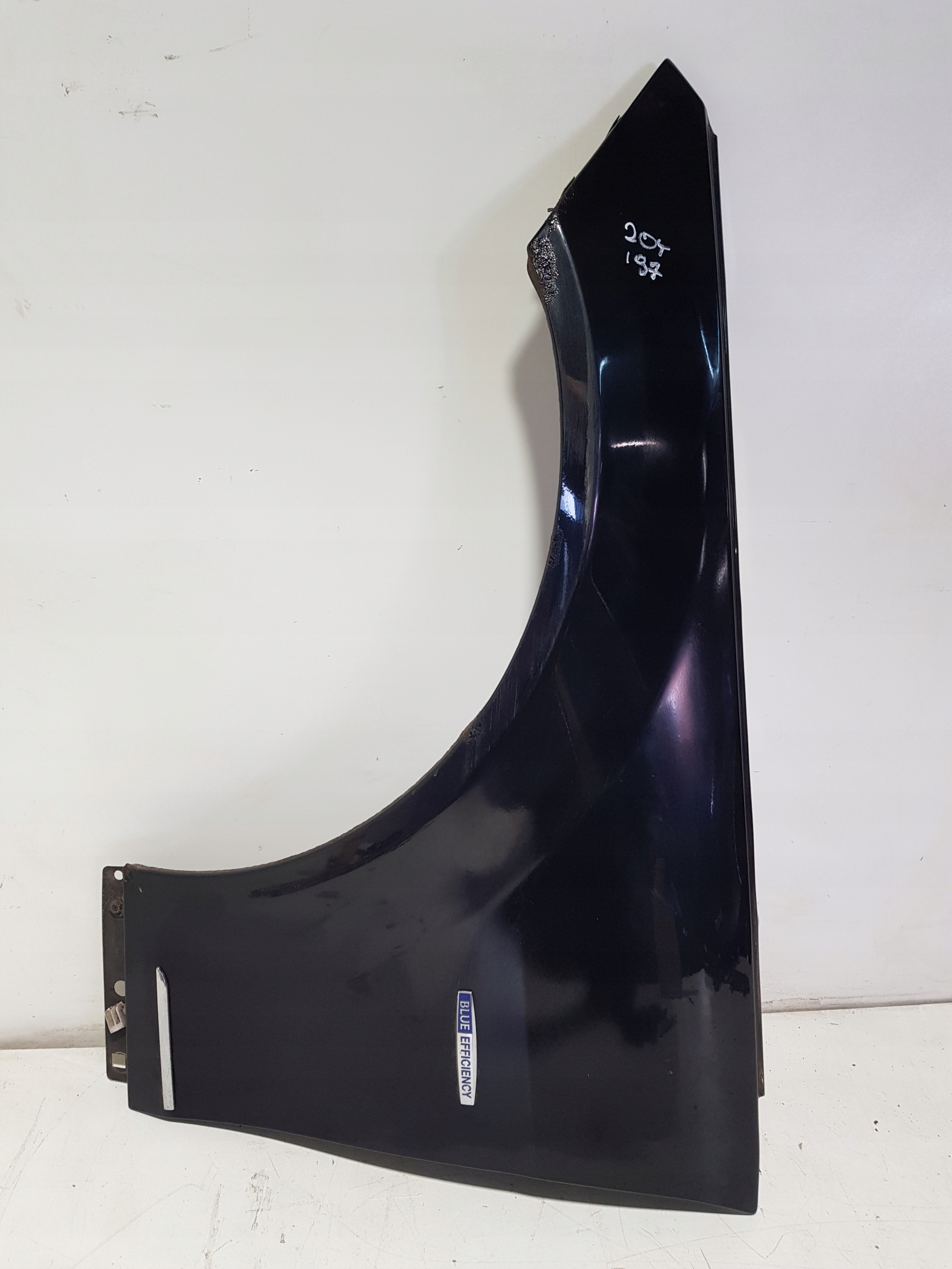 MERCEDES W204 fender left front