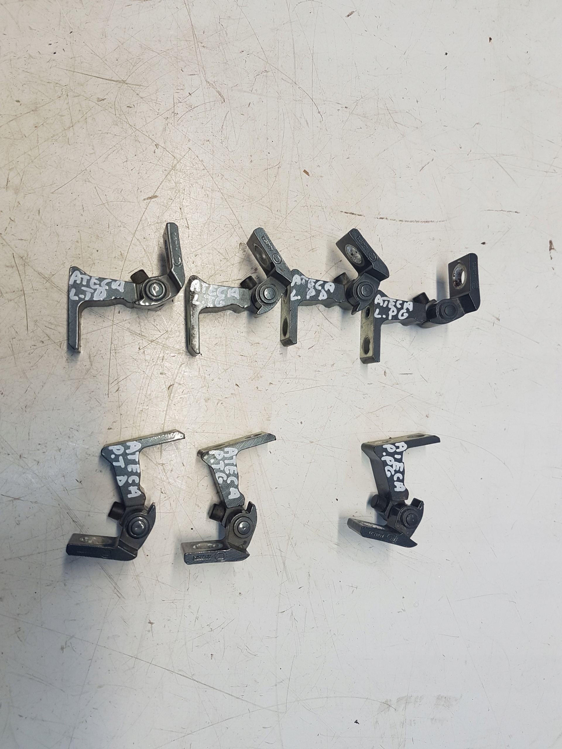 SEAT ATECA ZAWIAS DRZWI LEWY TYŁ GÓRA DÓŁ