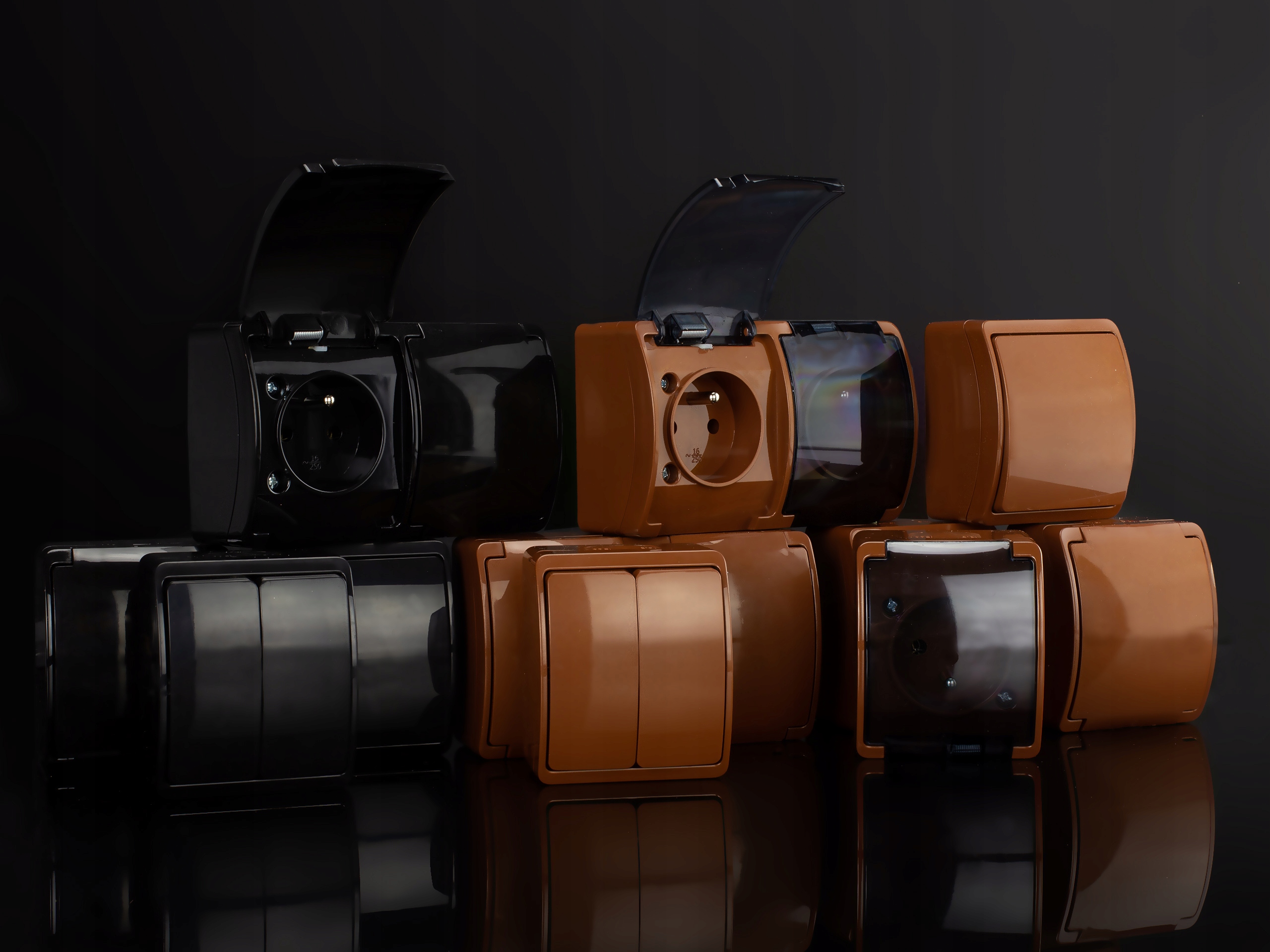 Gniazdo pojedyncze hermetyczne IP44 natynkowe Kod producenta 16102