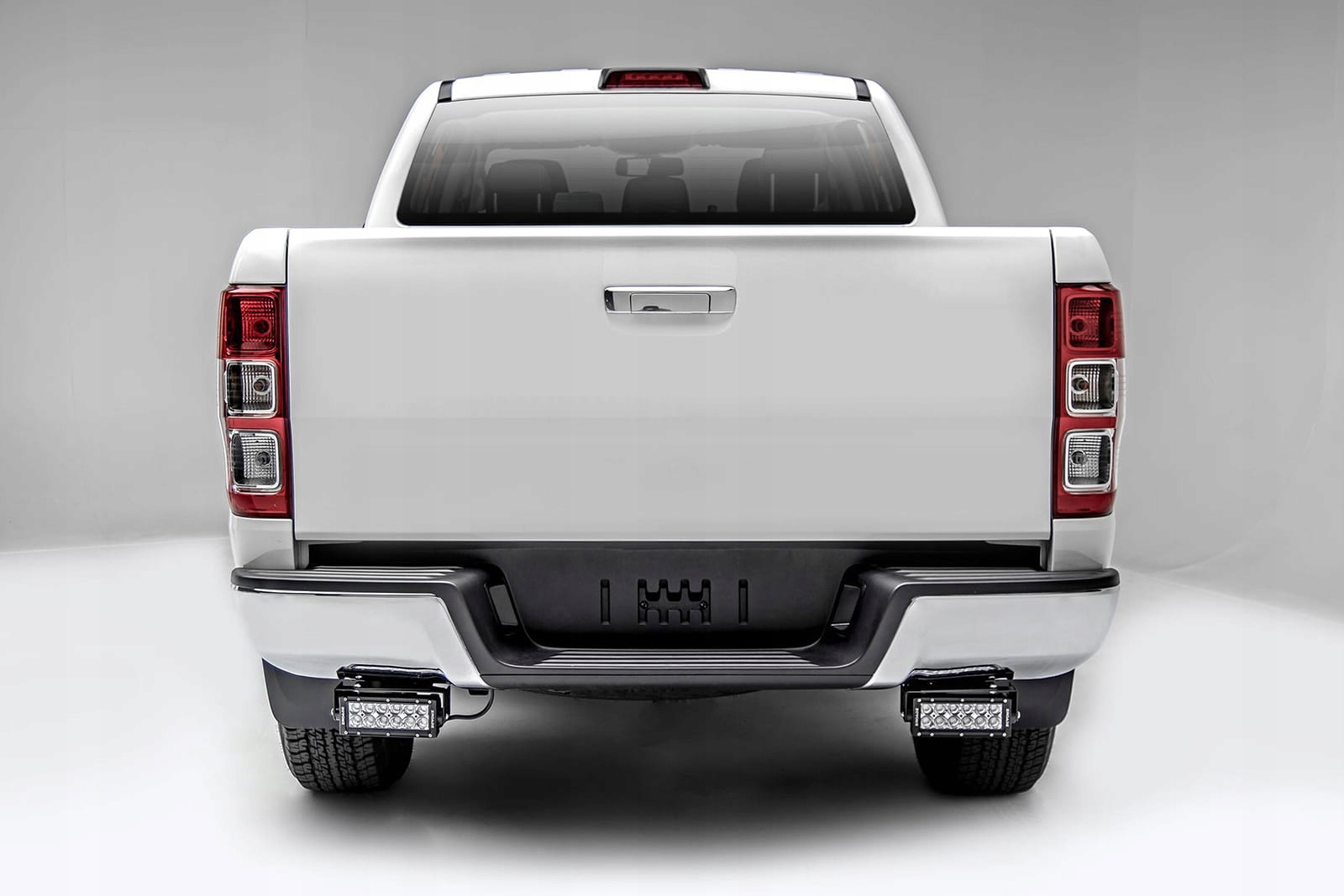 FORD RANGER T6 2011-2022 ZDERZAK TYLNY CHROM Strona zabudowy tył