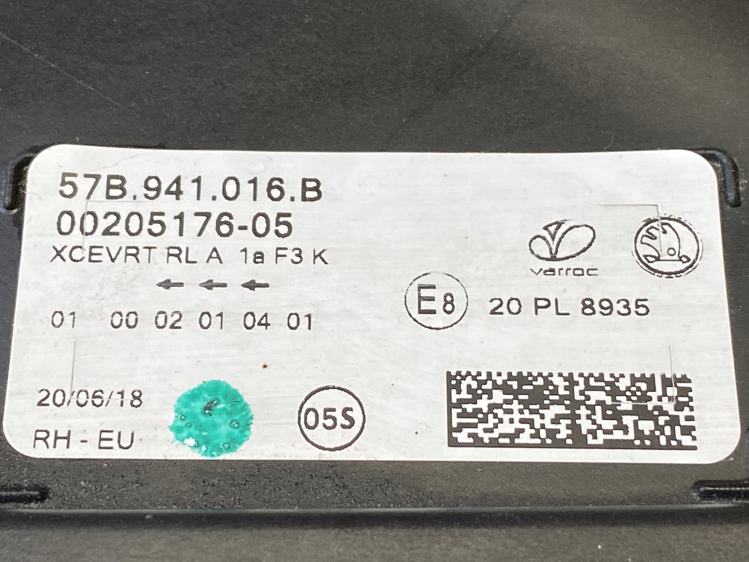 SKODA KAROQ 57B light right FULL LED 57B941016B